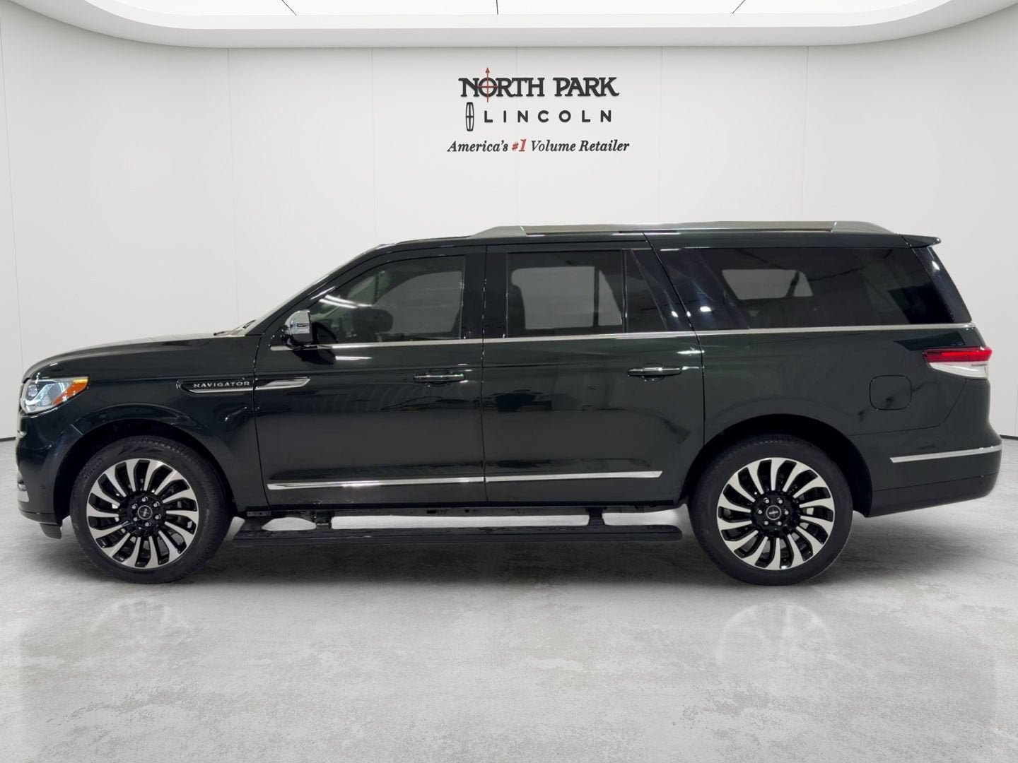 2022 Lincoln Navigator L Black Label
