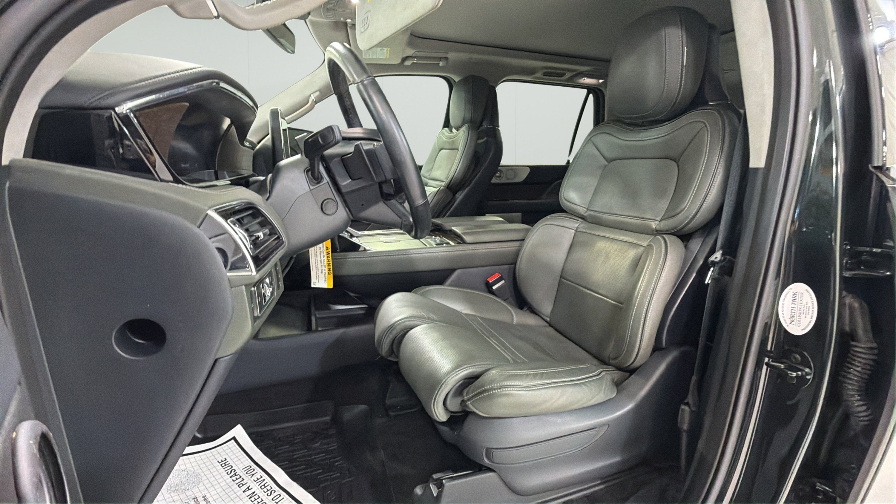 2022 Lincoln Navigator L Black Label