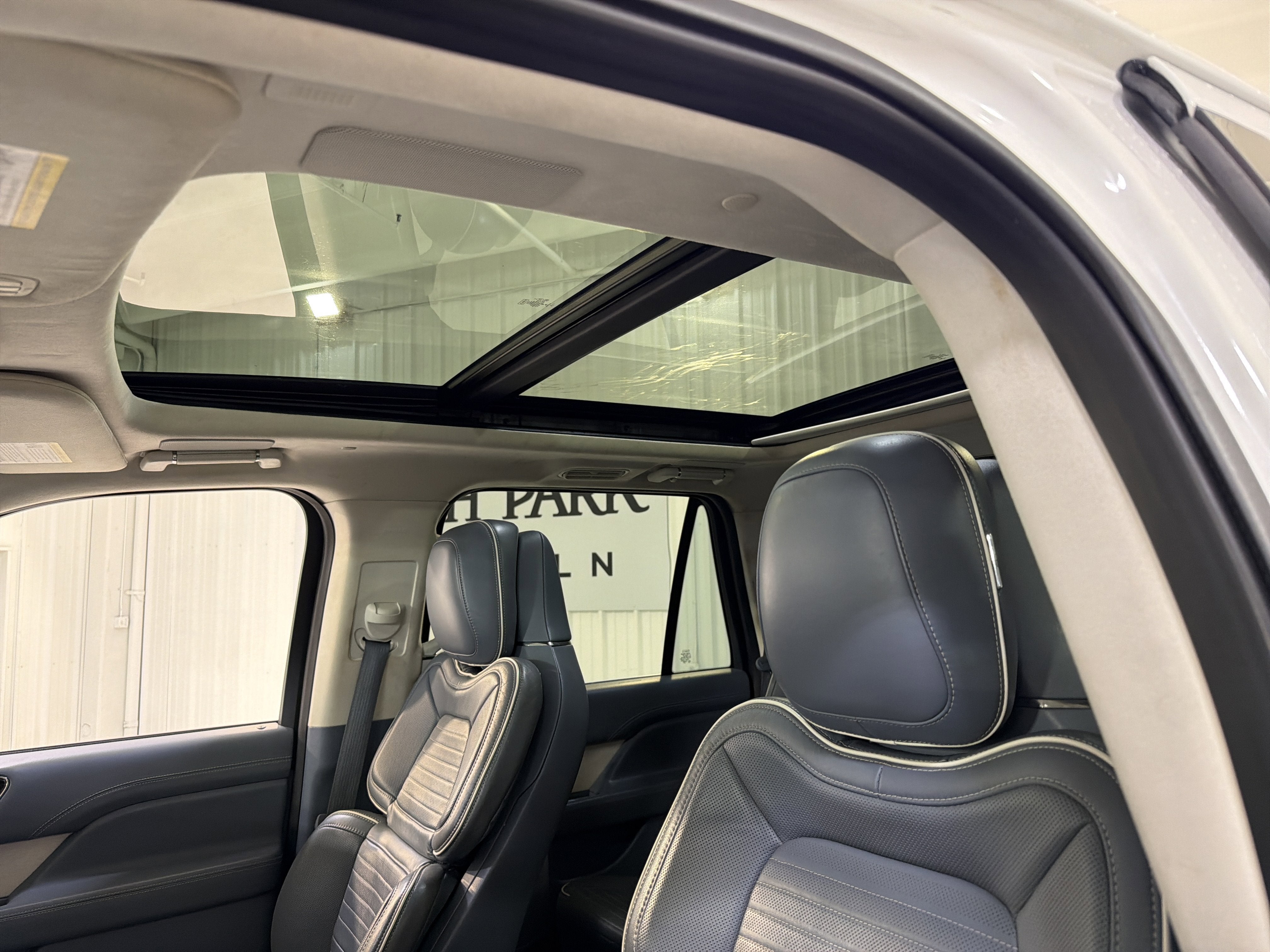 2022 Lincoln Navigator L Black Label