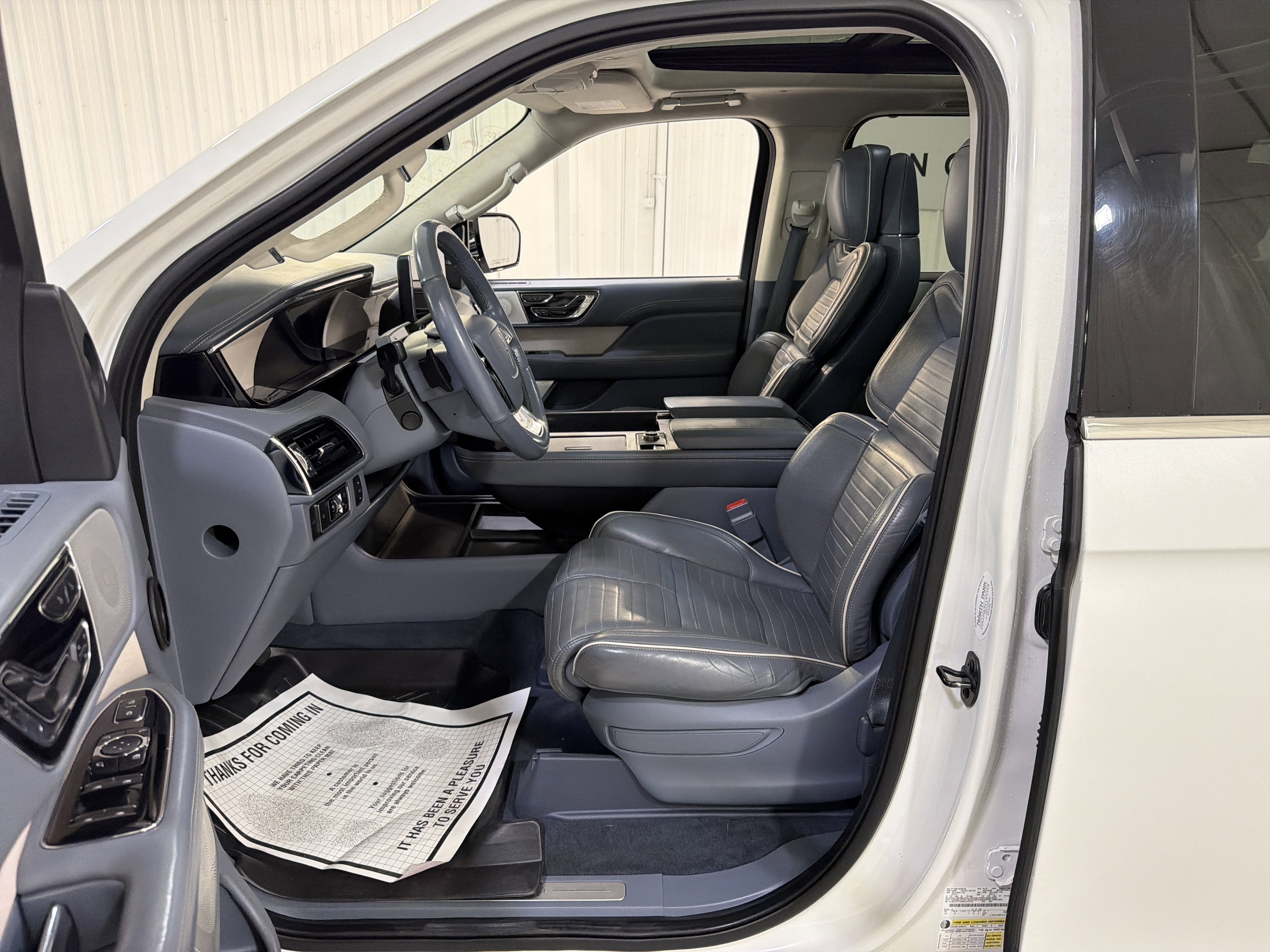 2022 Lincoln Navigator L Black Label