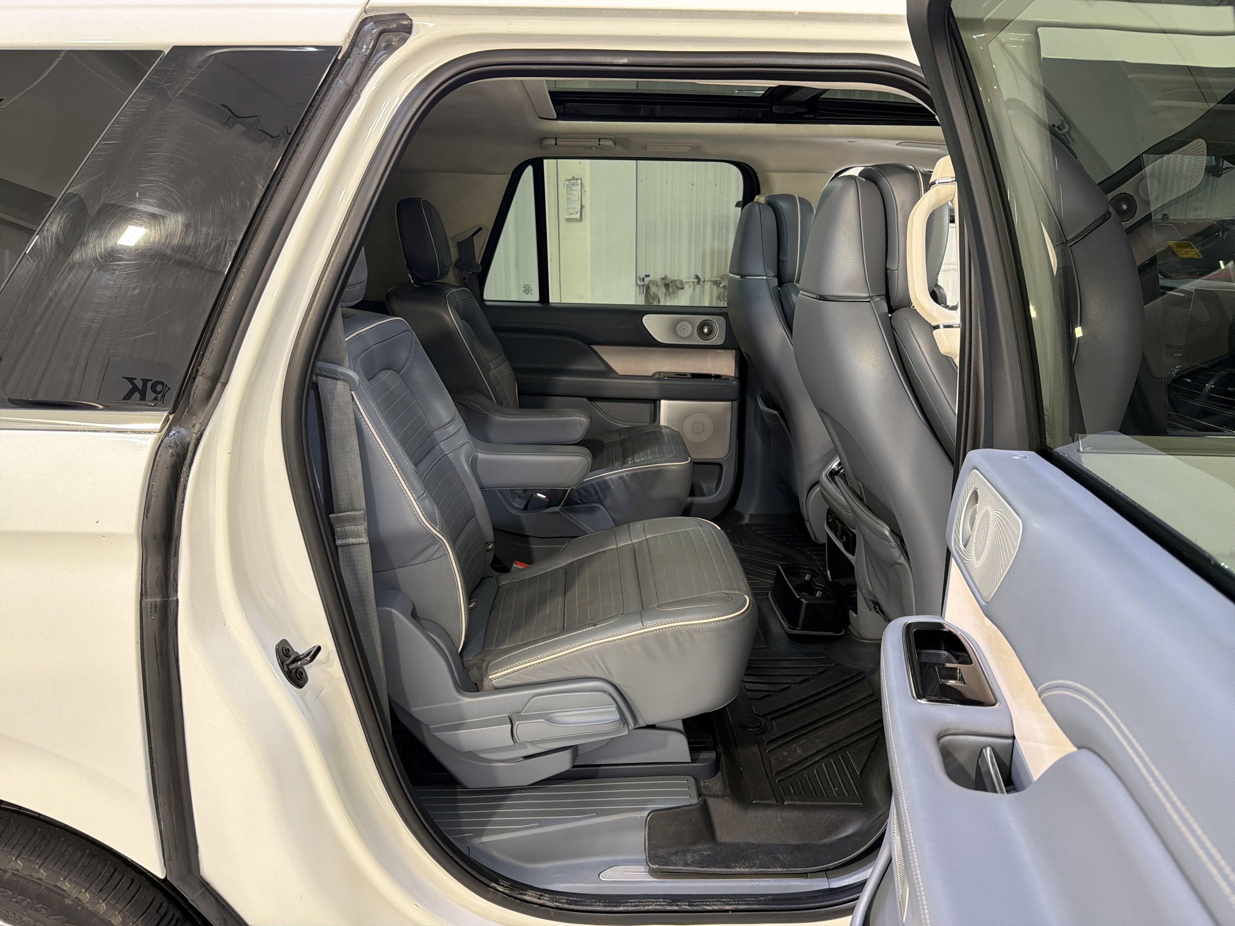 2022 Lincoln Navigator L Black Label