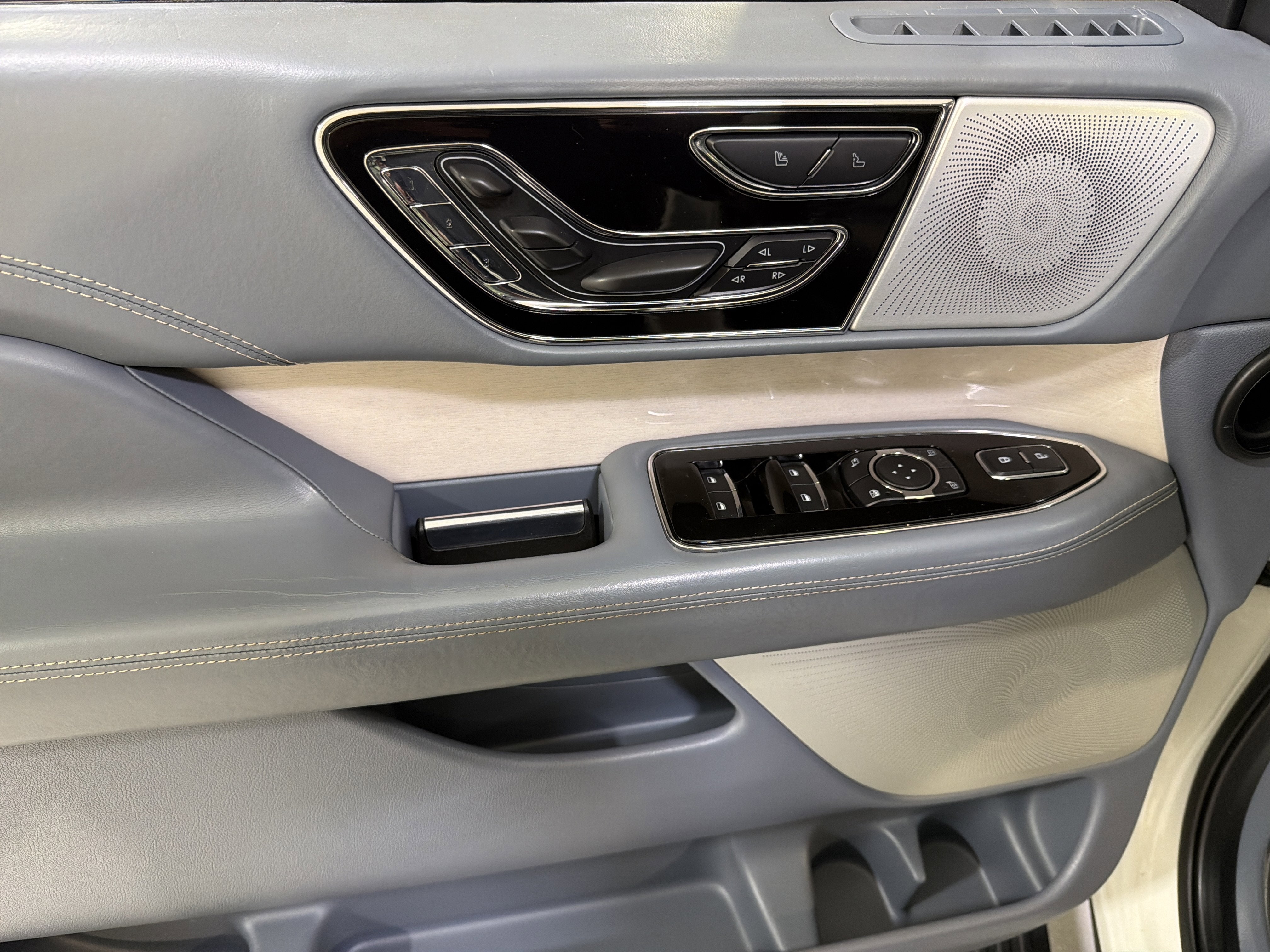 2022 Lincoln Navigator L Black Label