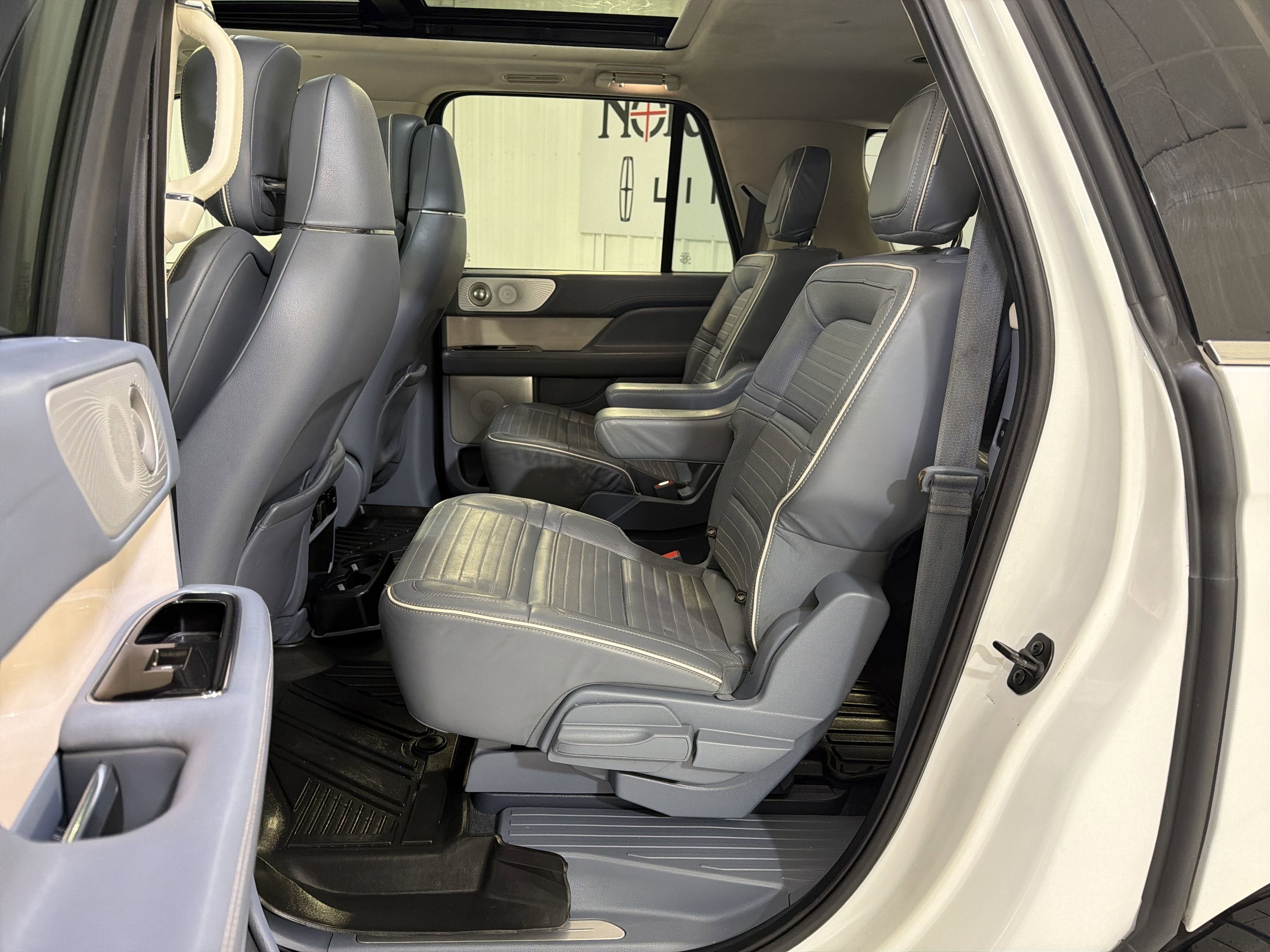 2022 Lincoln Navigator L Black Label