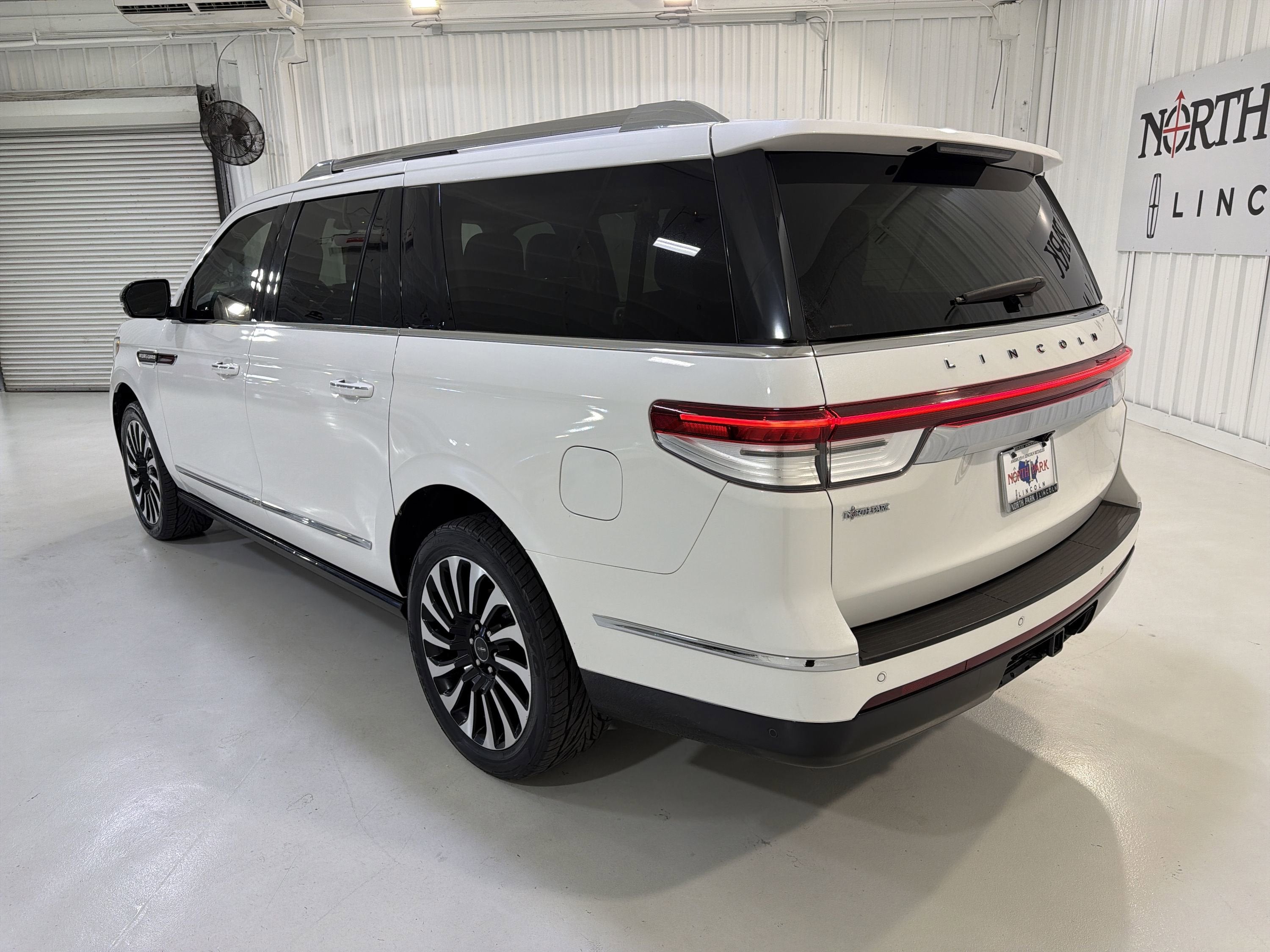 2022 Lincoln Navigator L Black Label