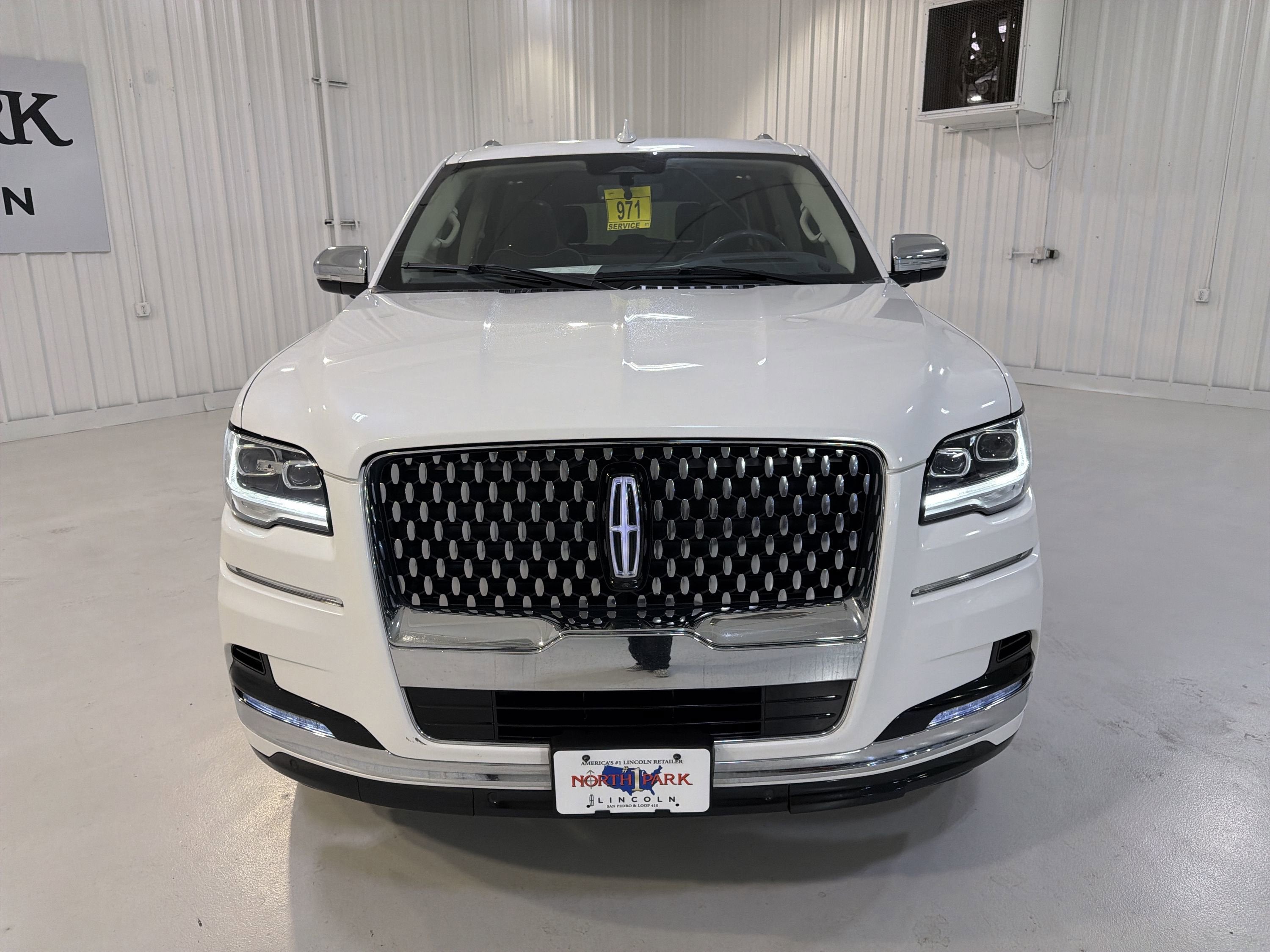 2022 Lincoln Navigator L Black Label