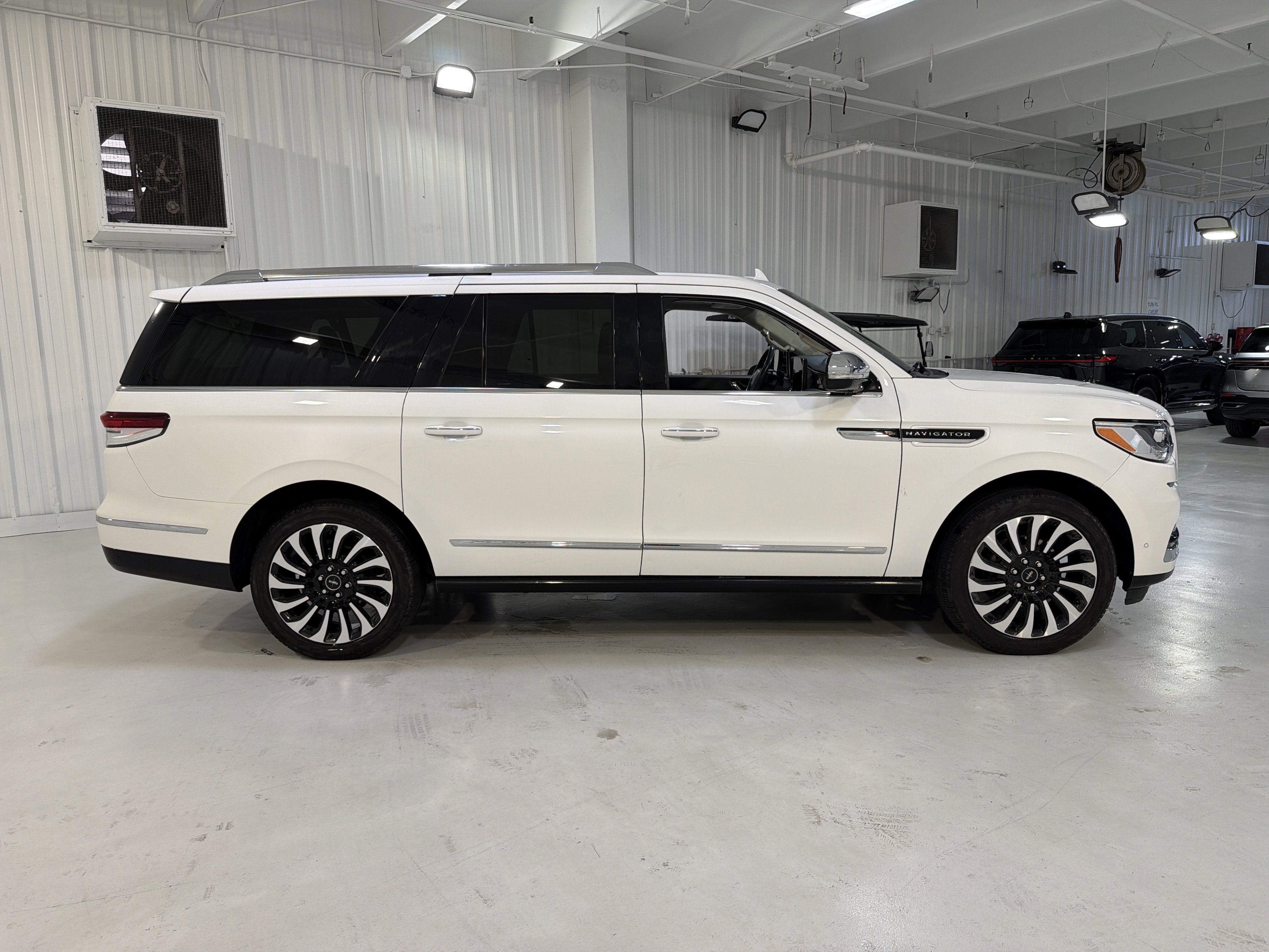 2022 Lincoln Navigator L Black Label