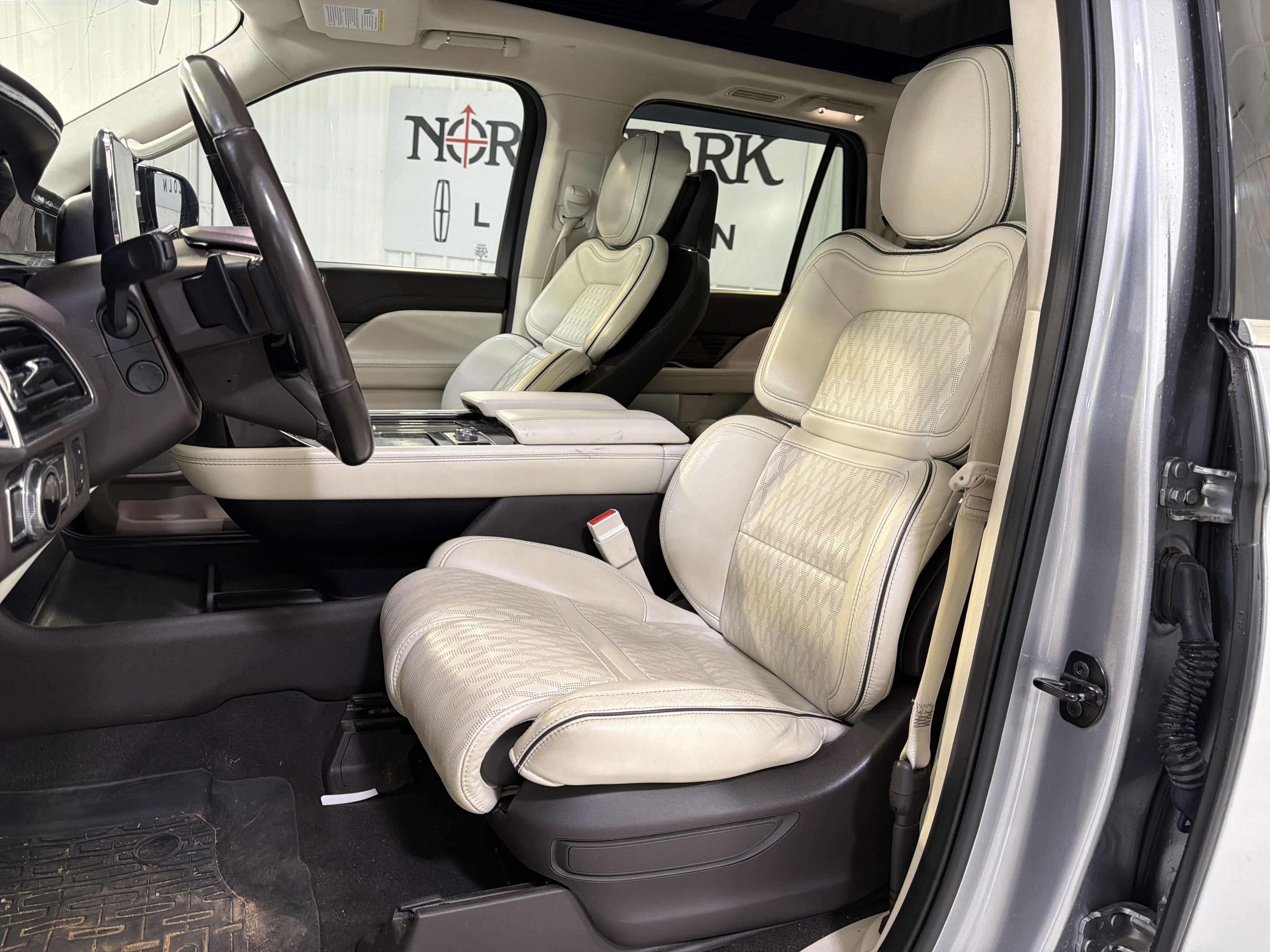 2021 Lincoln Navigator L Black Label