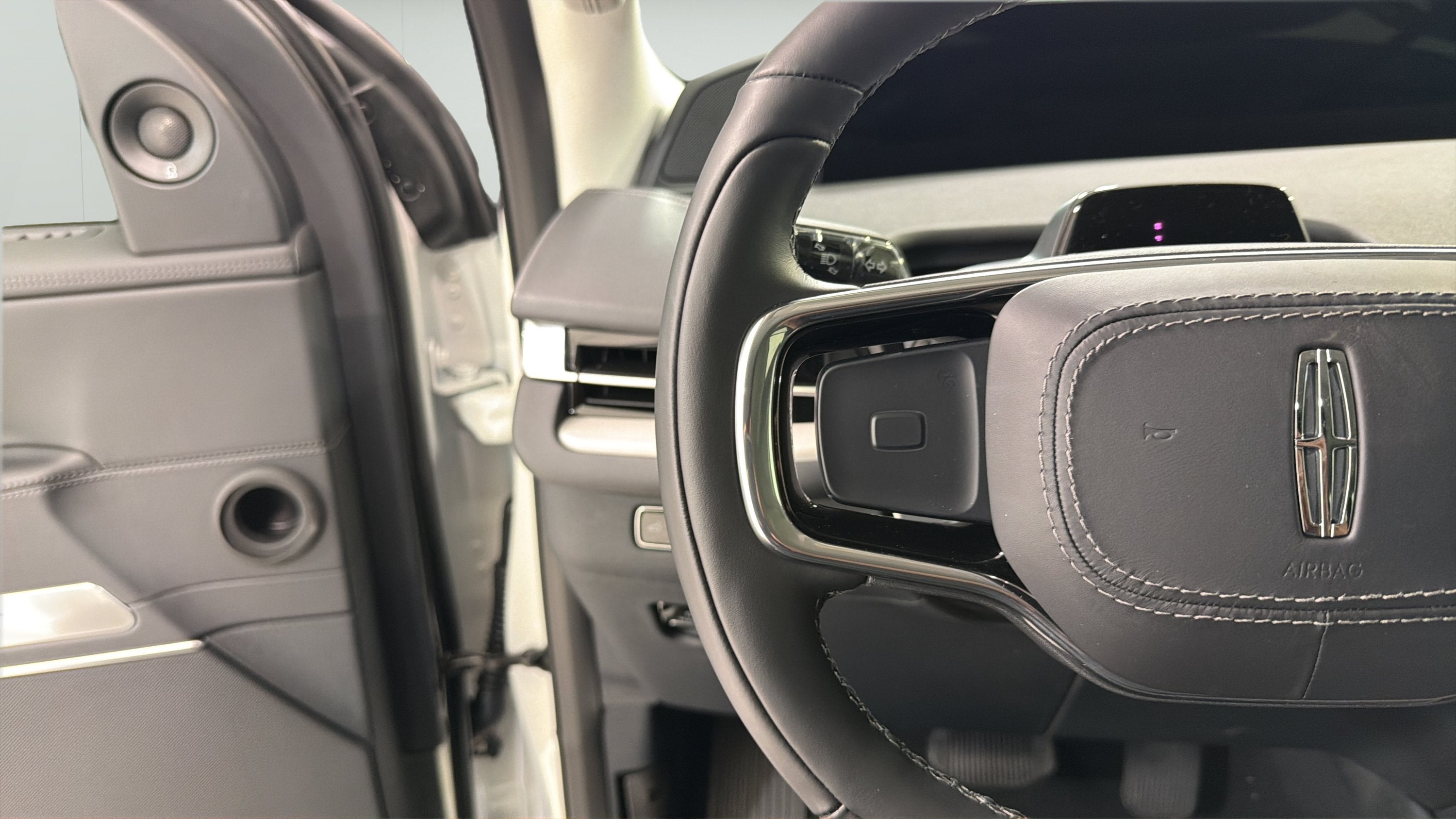2027 Lincoln Navigator L Premiere