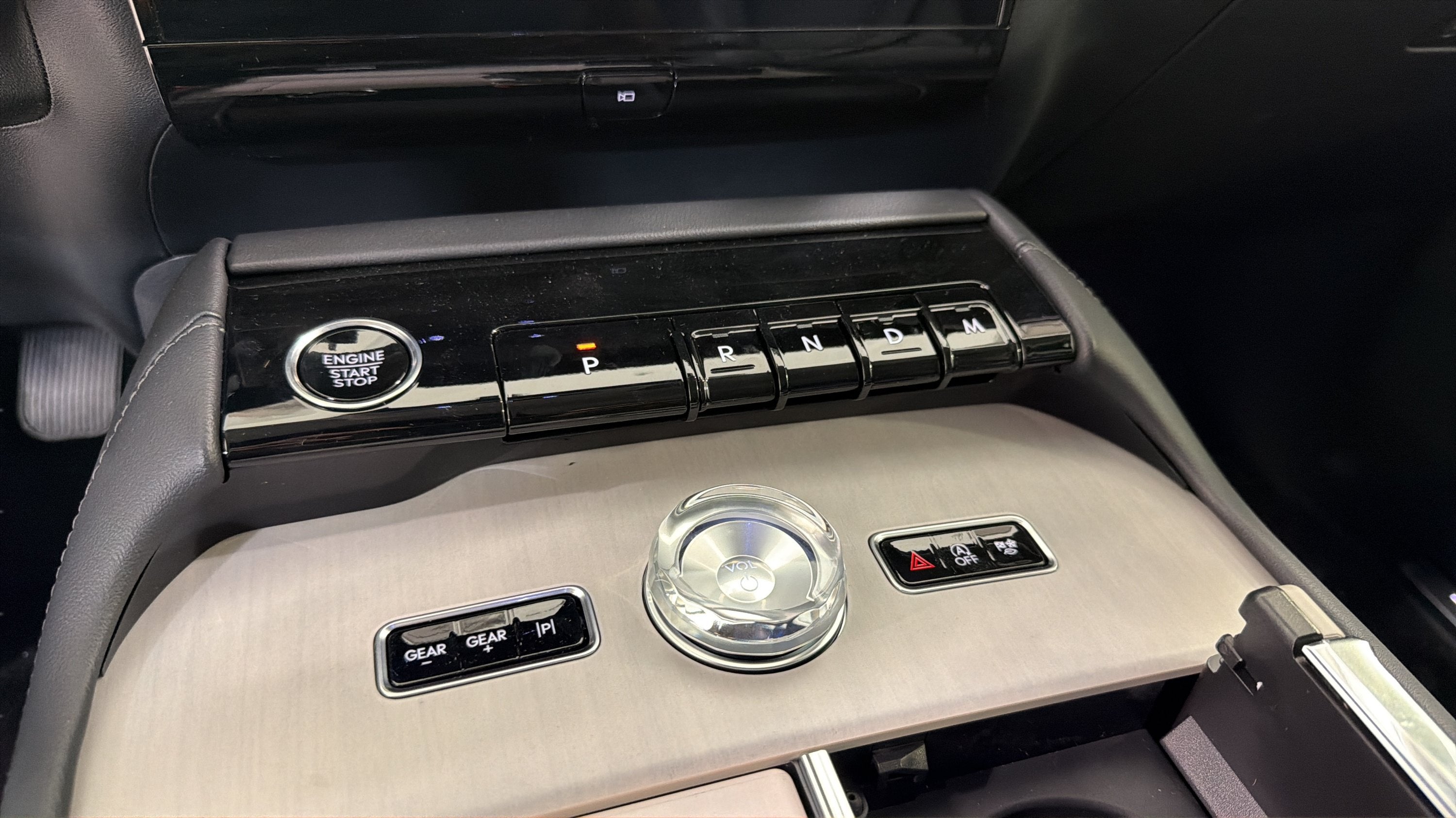 2027 Lincoln Navigator L Premiere