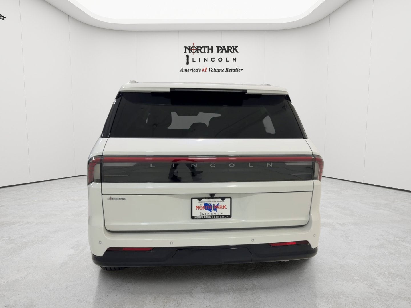 2027 Lincoln Navigator L Premiere