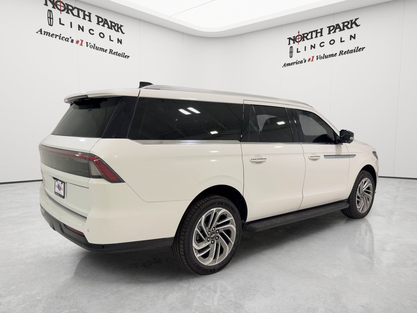 2027 Lincoln Navigator L Premiere