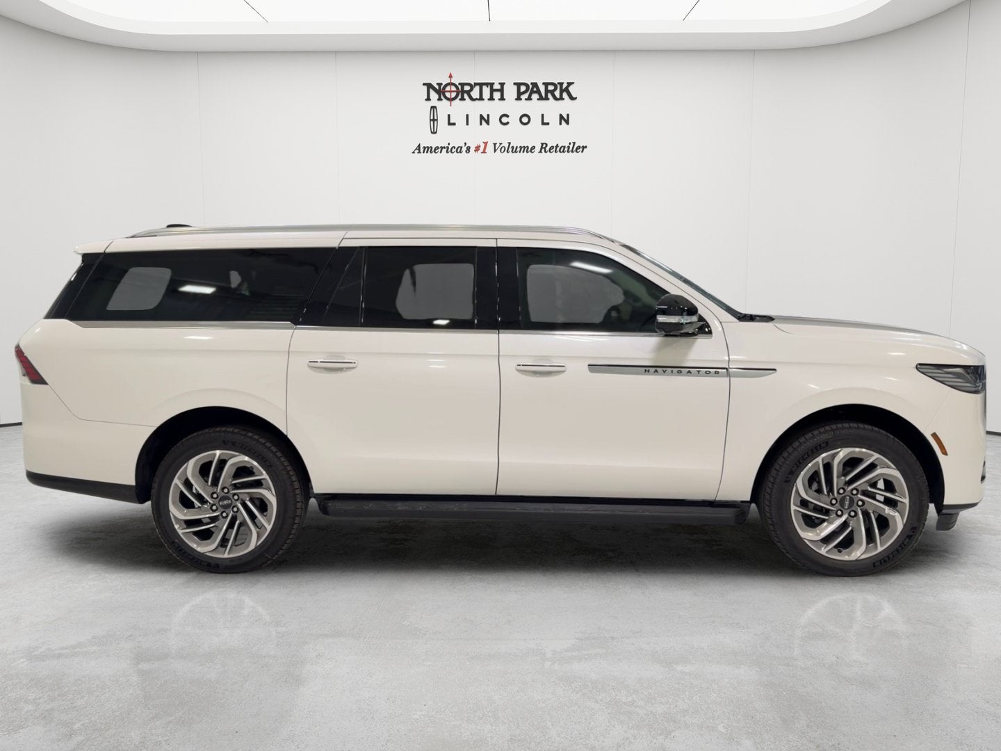 2027 Lincoln Navigator L Premiere