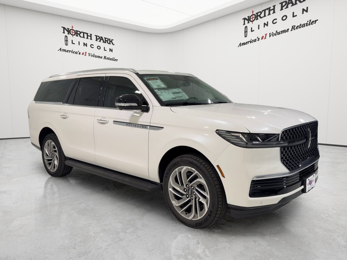 2027 Lincoln Navigator L Premiere