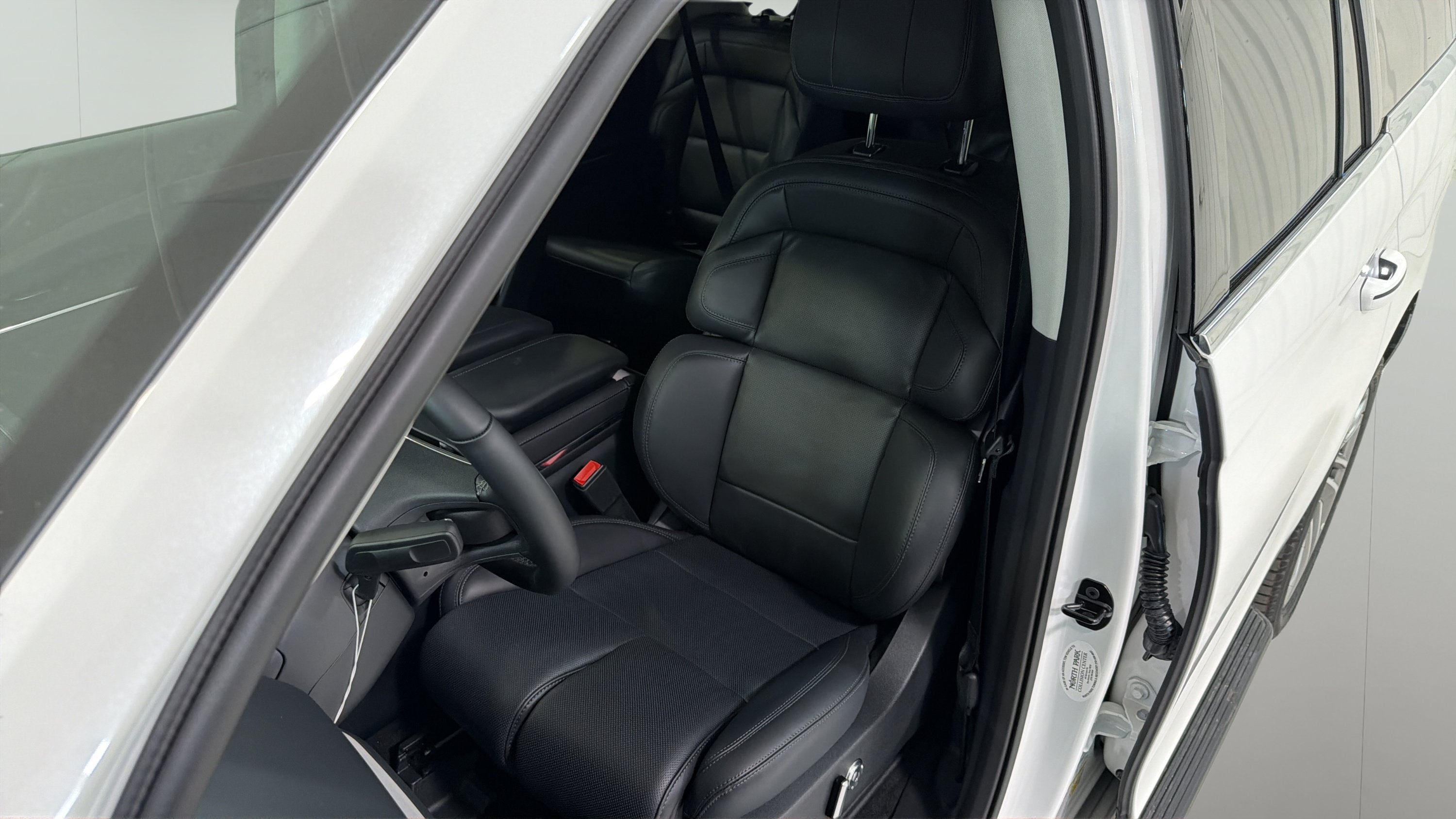 2027 Lincoln Navigator L Premiere