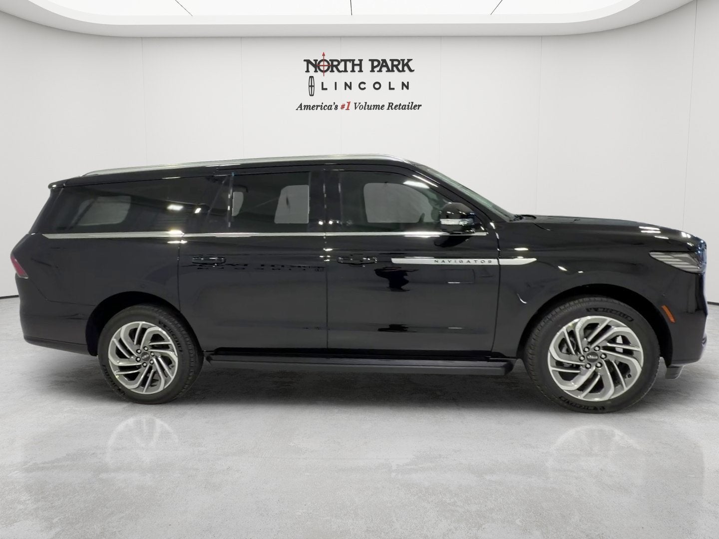 2027 Lincoln Navigator L Premiere