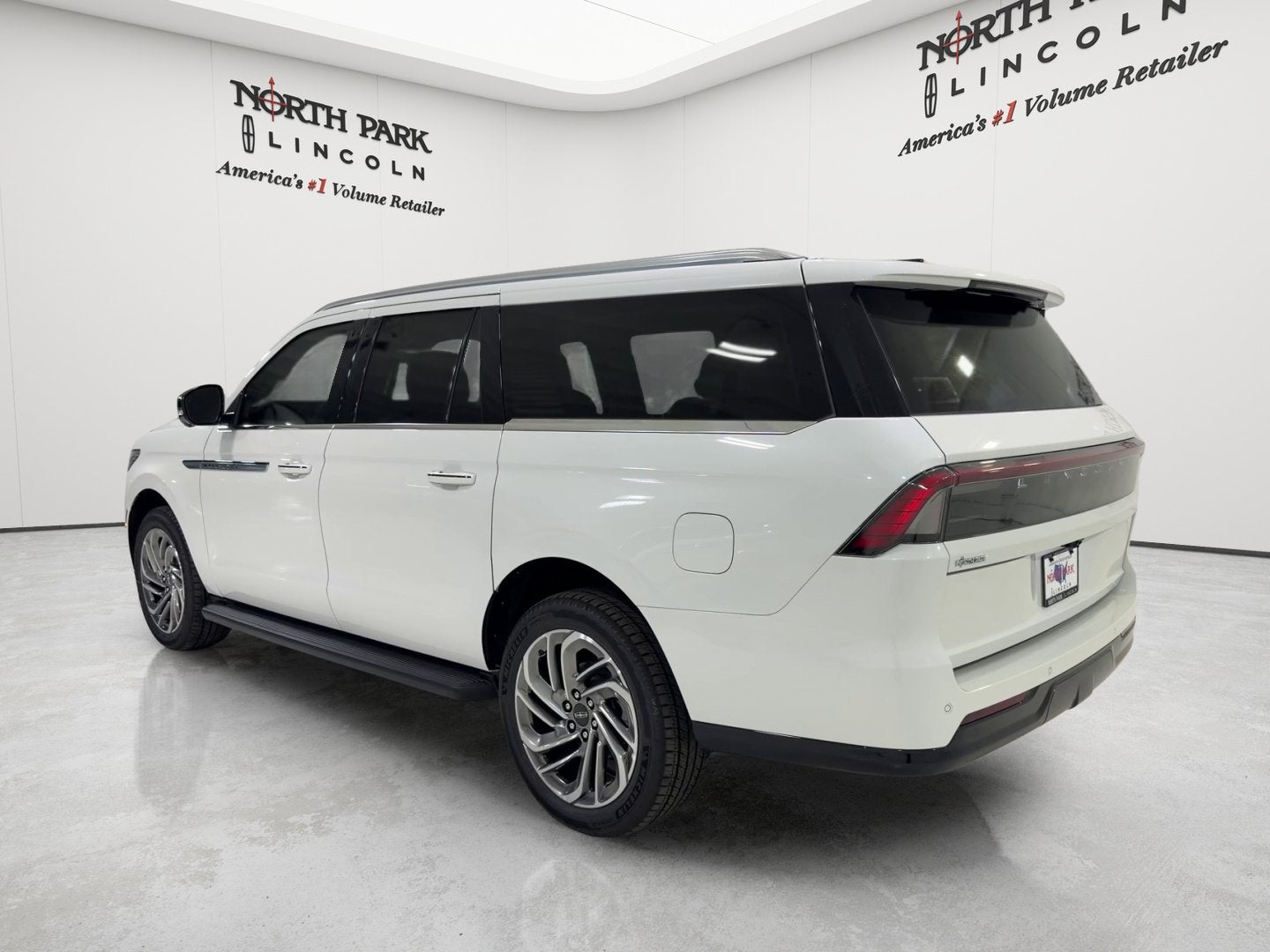 2027 Lincoln Navigator L Premiere
