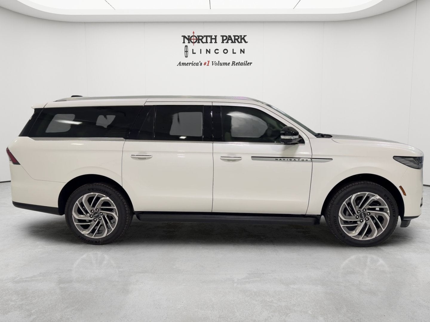 2027 Lincoln Navigator L Premiere