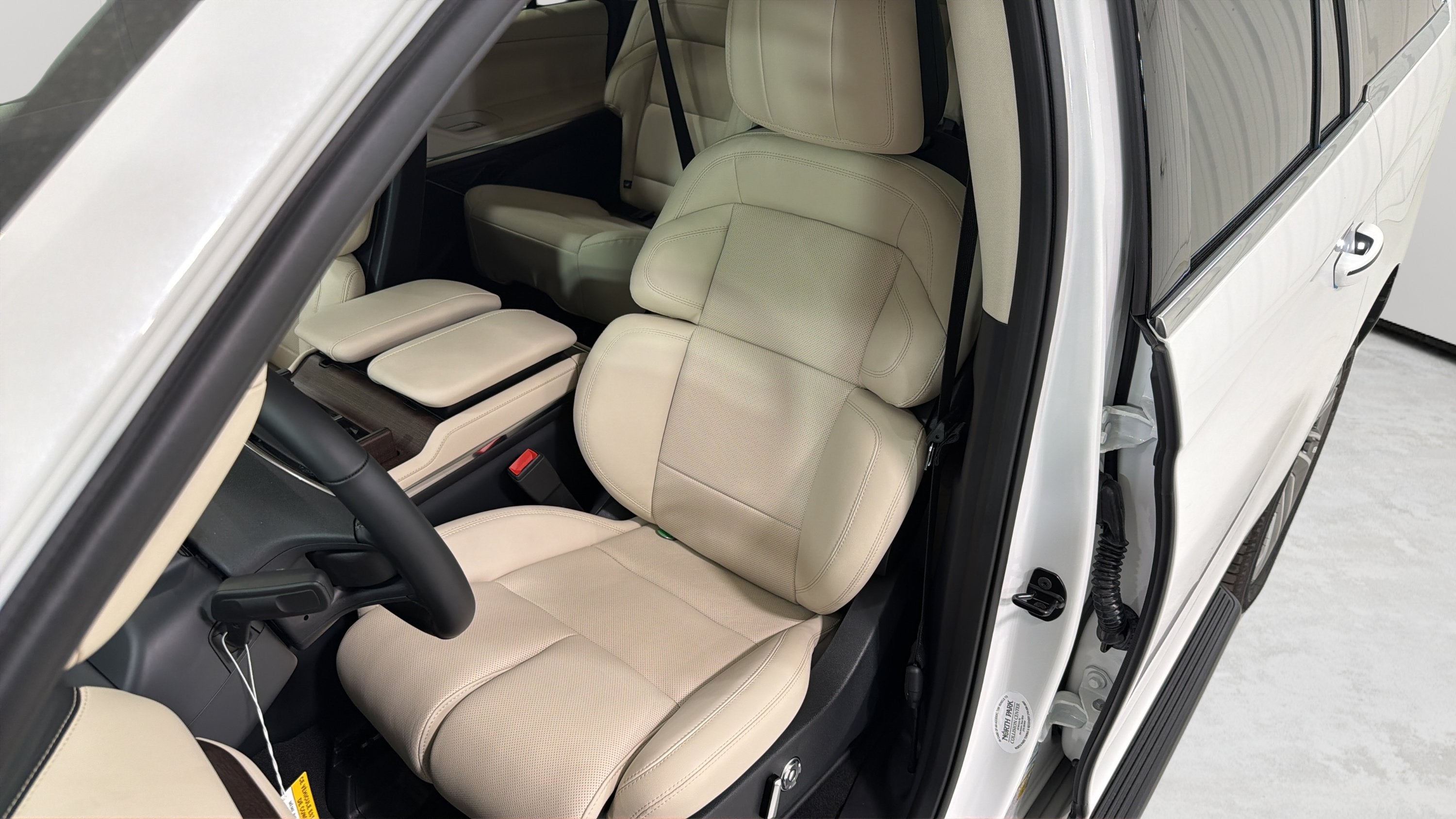 2027 Lincoln Navigator L Premiere