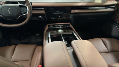 2027 Lincoln Navigator L Reserve