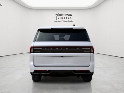 2027 Lincoln Navigator L Reserve