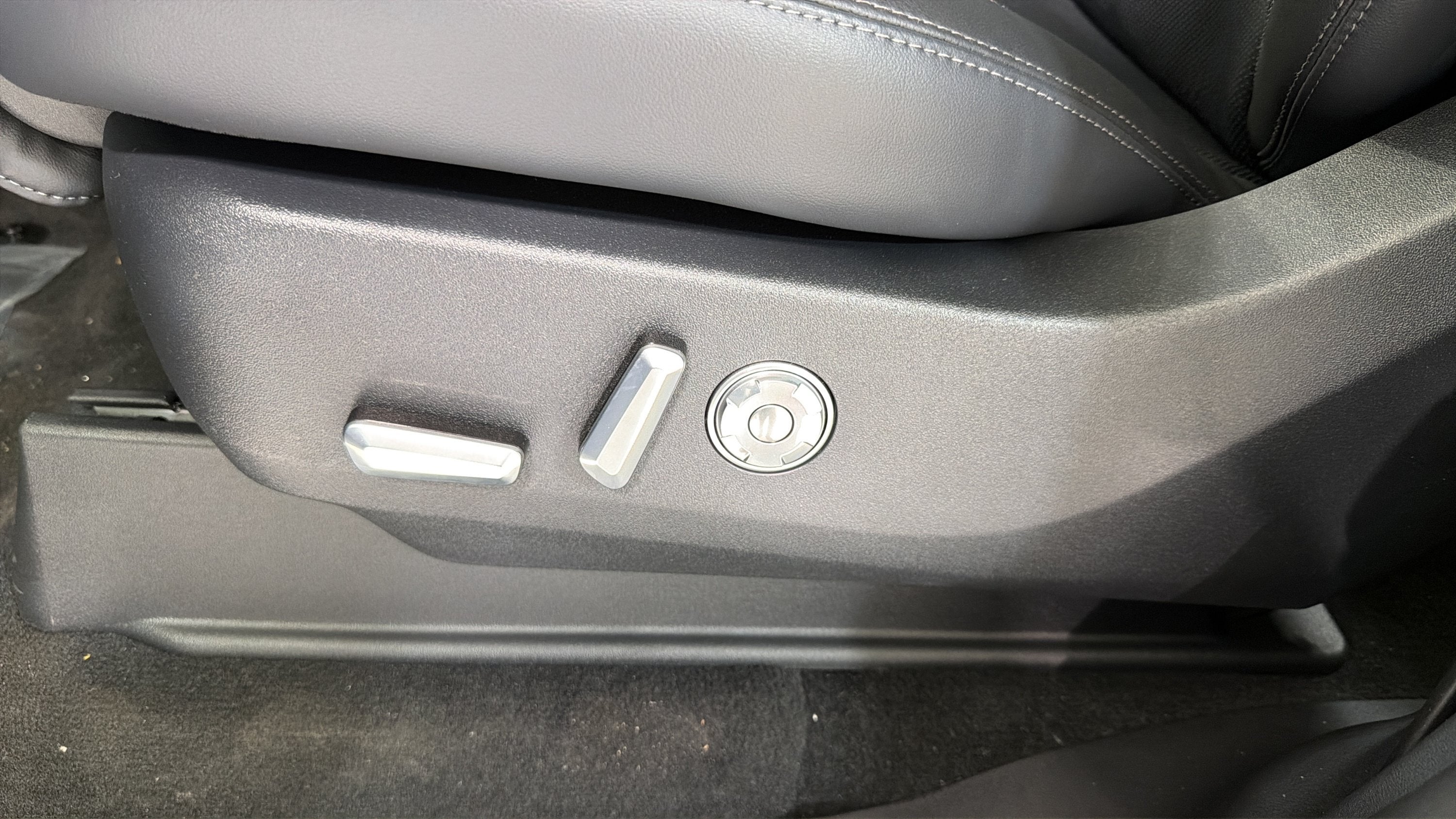 2027 Lincoln Navigator L Reserve