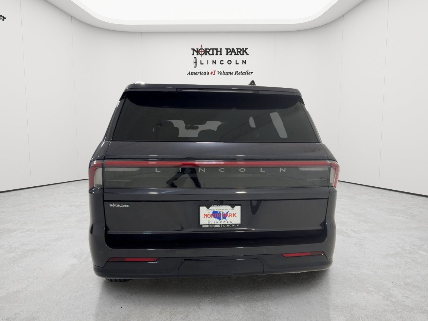 2027 Lincoln Navigator L Reserve