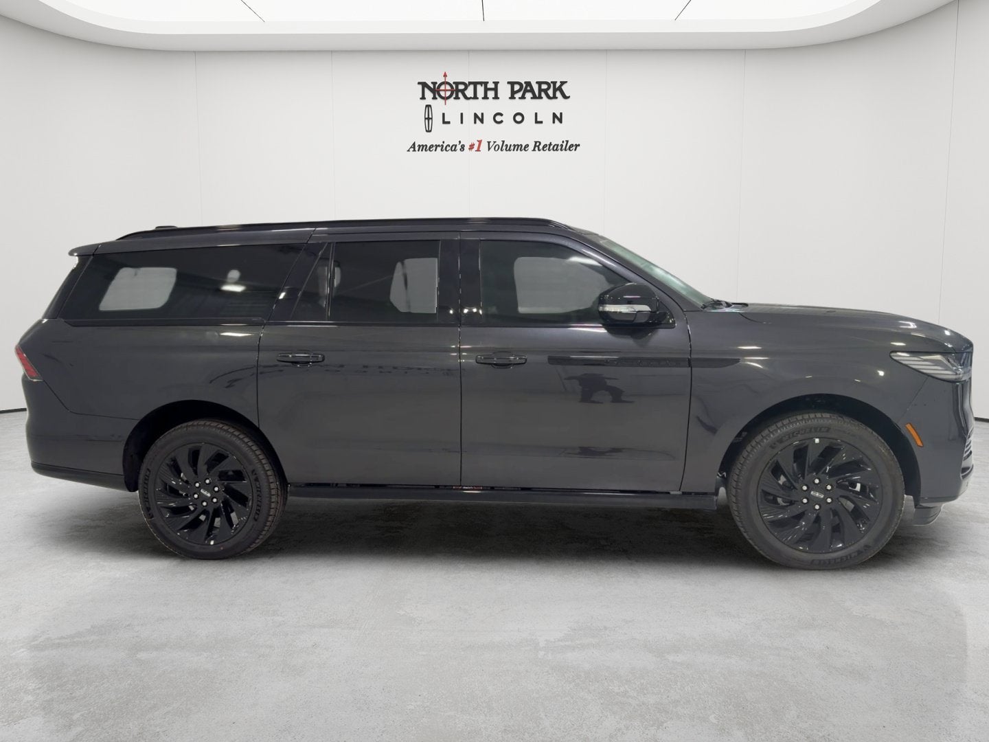 2027 Lincoln Navigator L Reserve