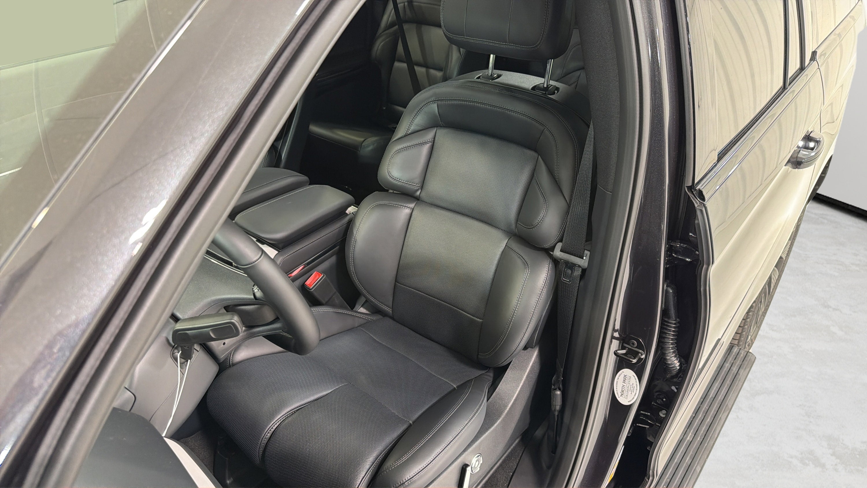 2027 Lincoln Navigator L Reserve