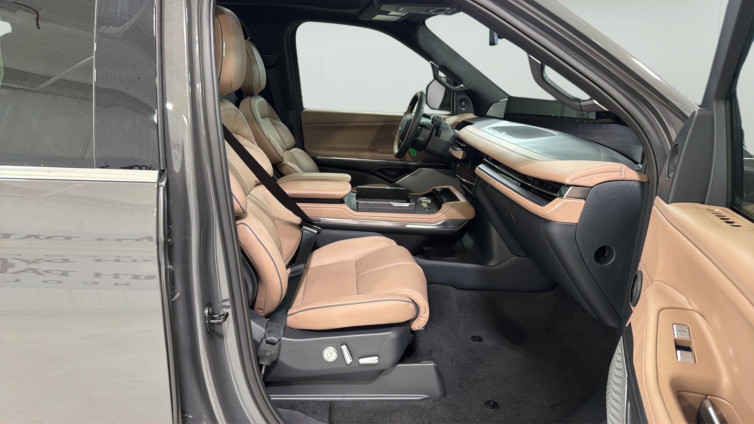 2027 Lincoln Navigator L Black Label
