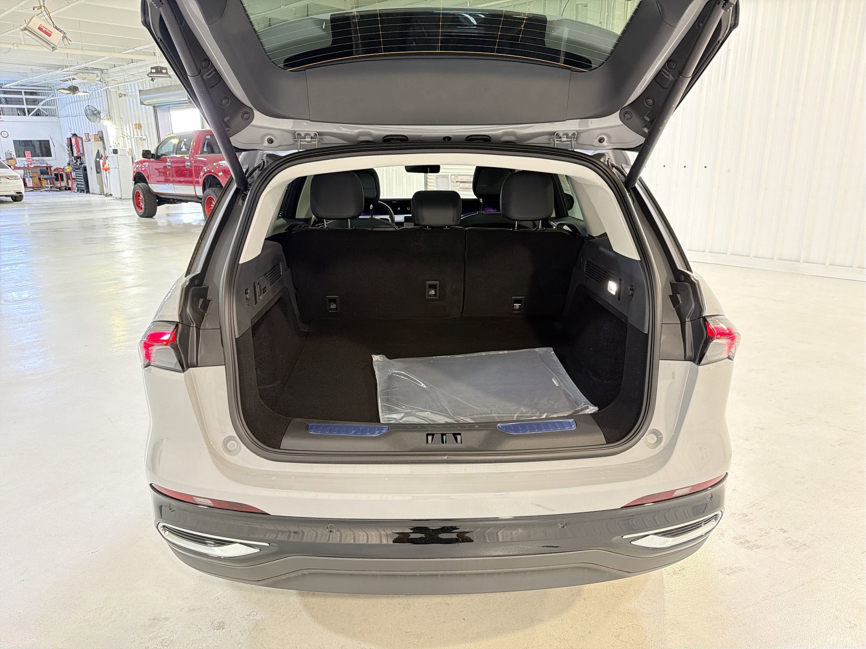 2026 Lincoln Nautilus Premiere Hybrid