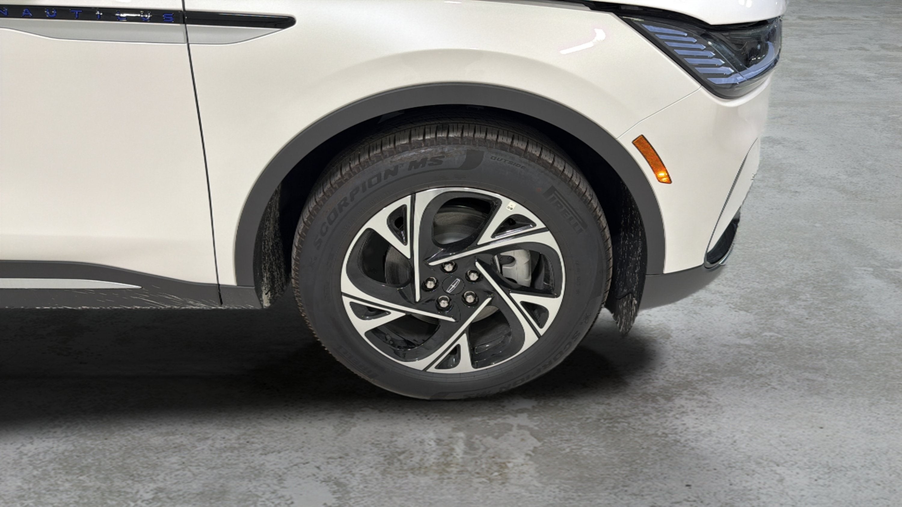 2026 Lincoln Nautilus Premiere Hybrid