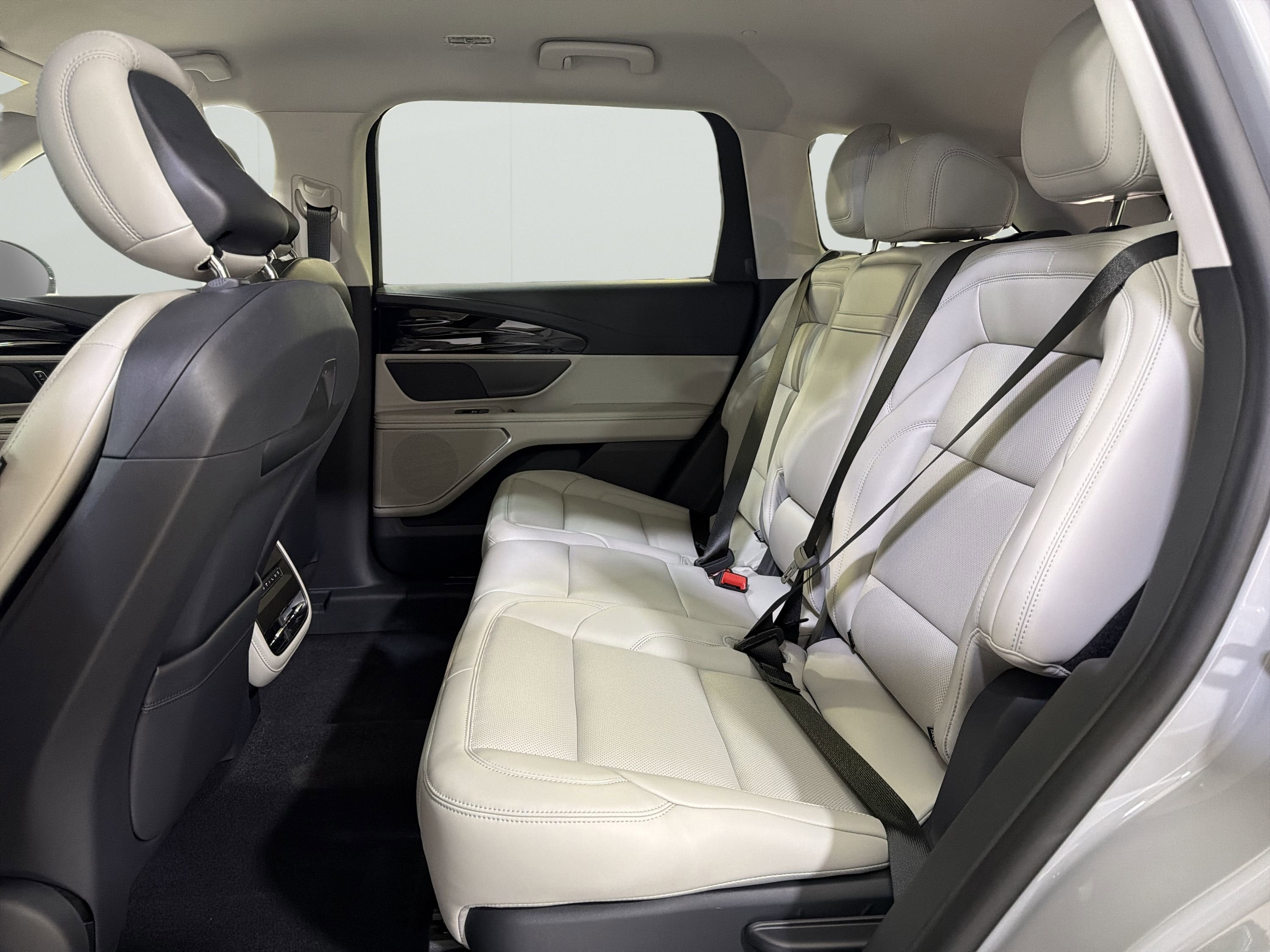 2026 Lincoln Nautilus Premiere Hybrid