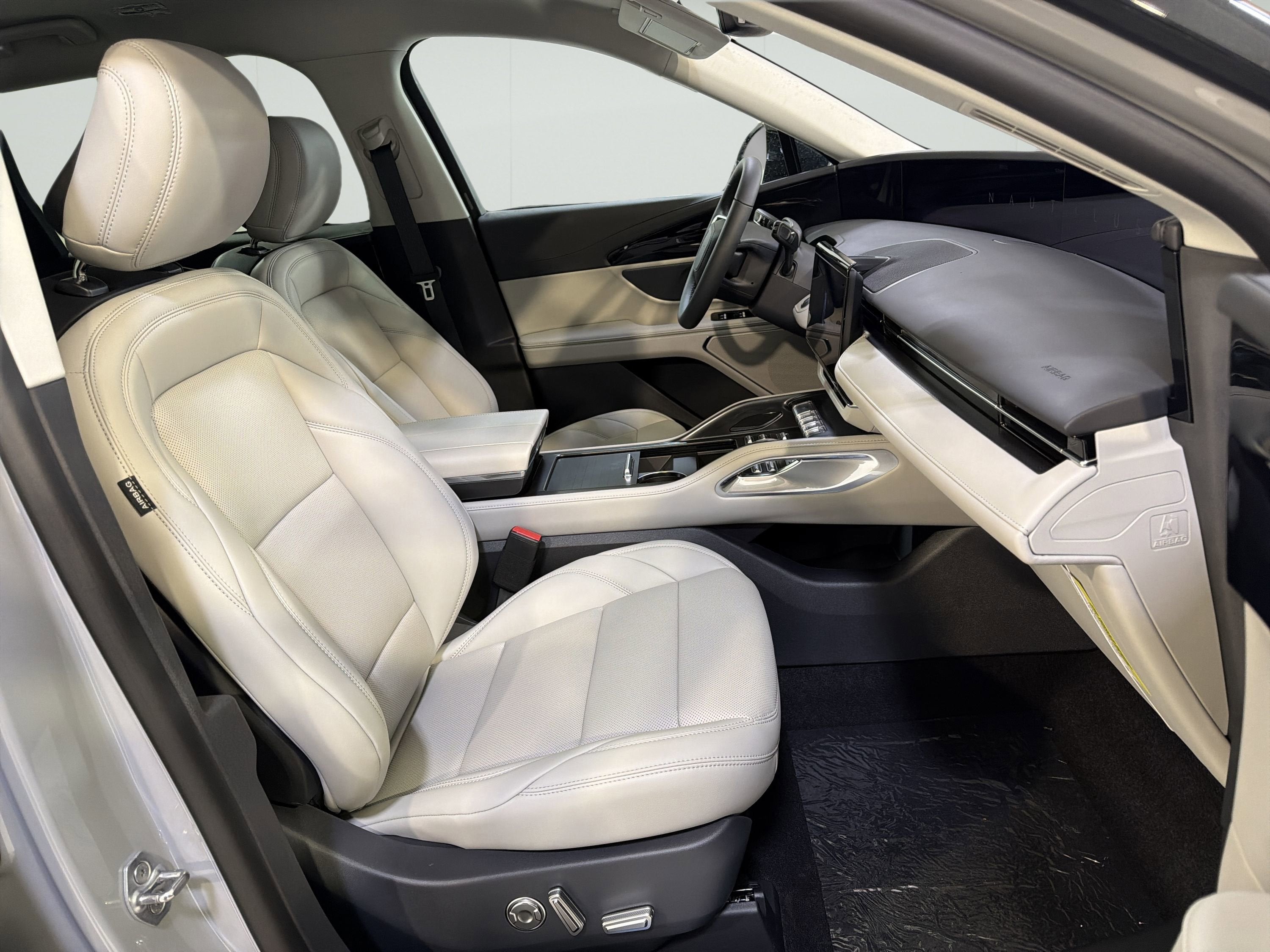 2026 Lincoln Nautilus Premiere Hybrid