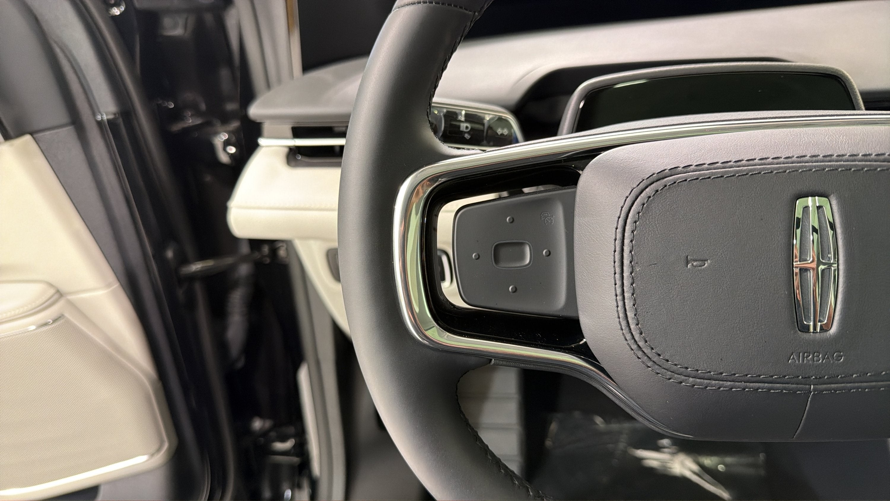 2026 Lincoln Nautilus Premiere Hybrid