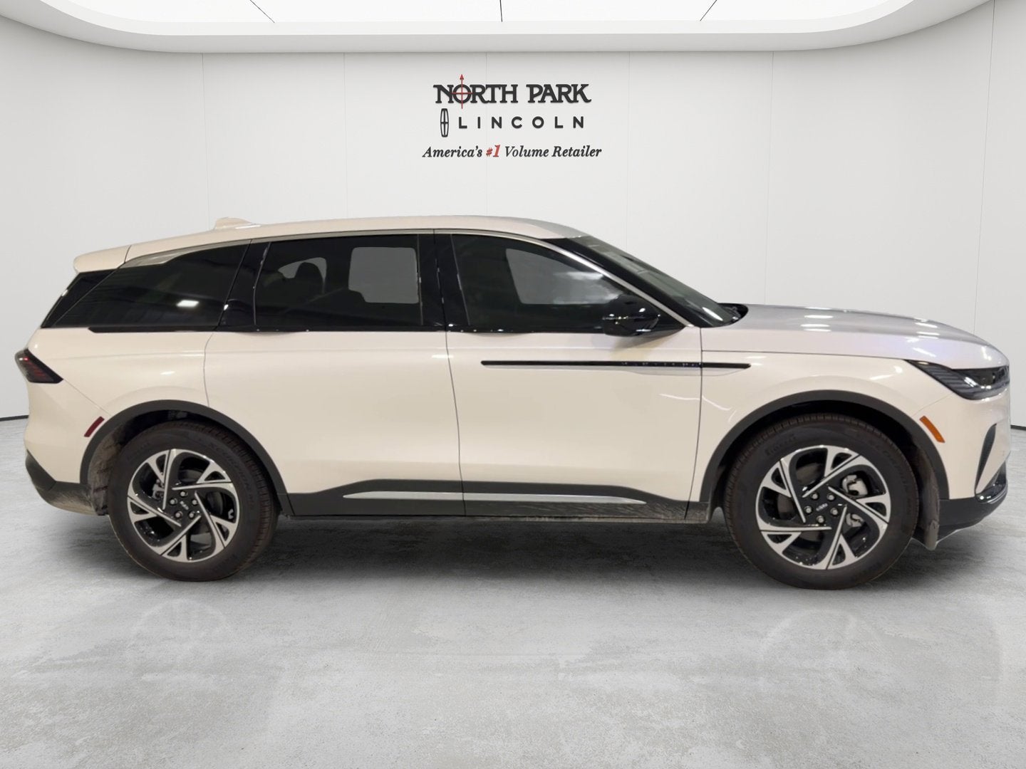 2026 Lincoln Nautilus Premiere Hybrid