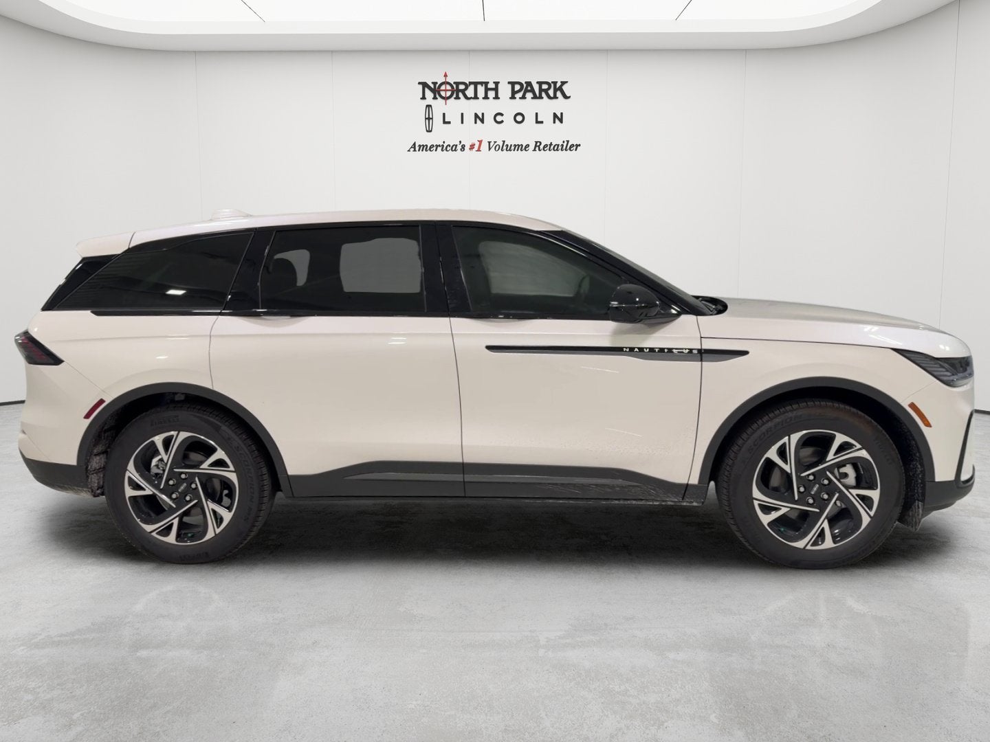 2026 Lincoln Nautilus Premiere Hybrid