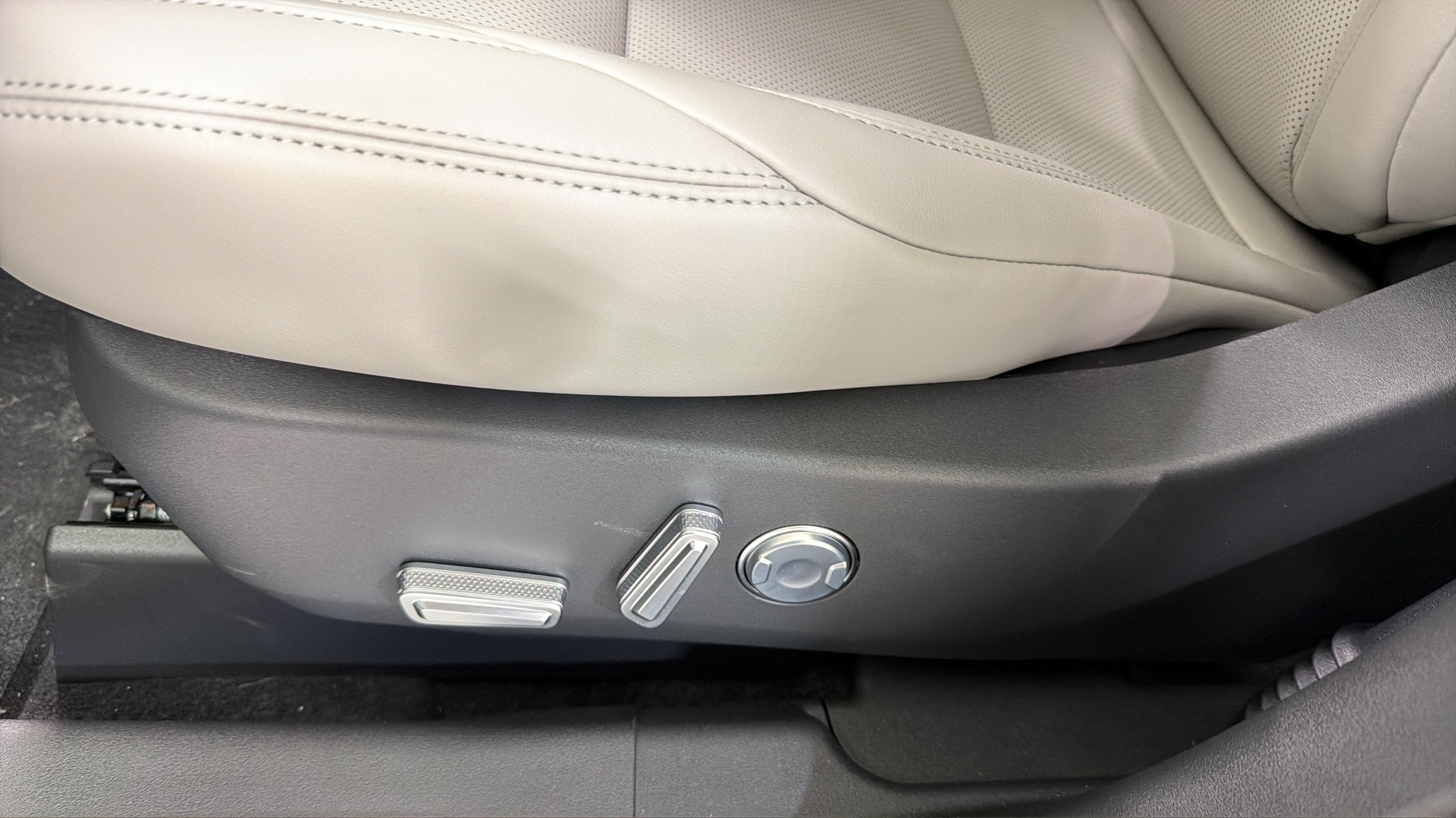2026 Lincoln Nautilus Premiere Hybrid
