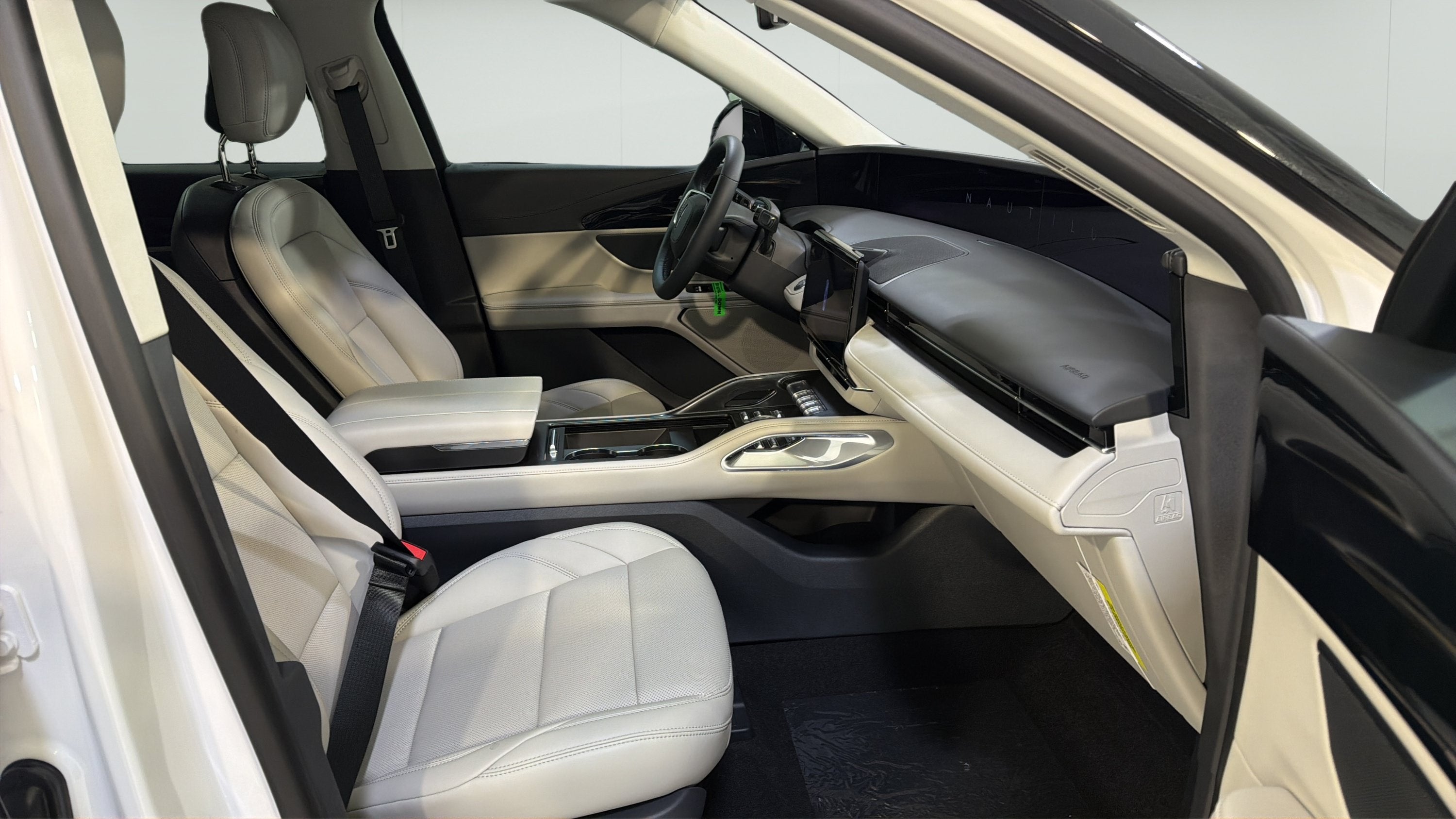 2026 Lincoln Nautilus Premiere Hybrid