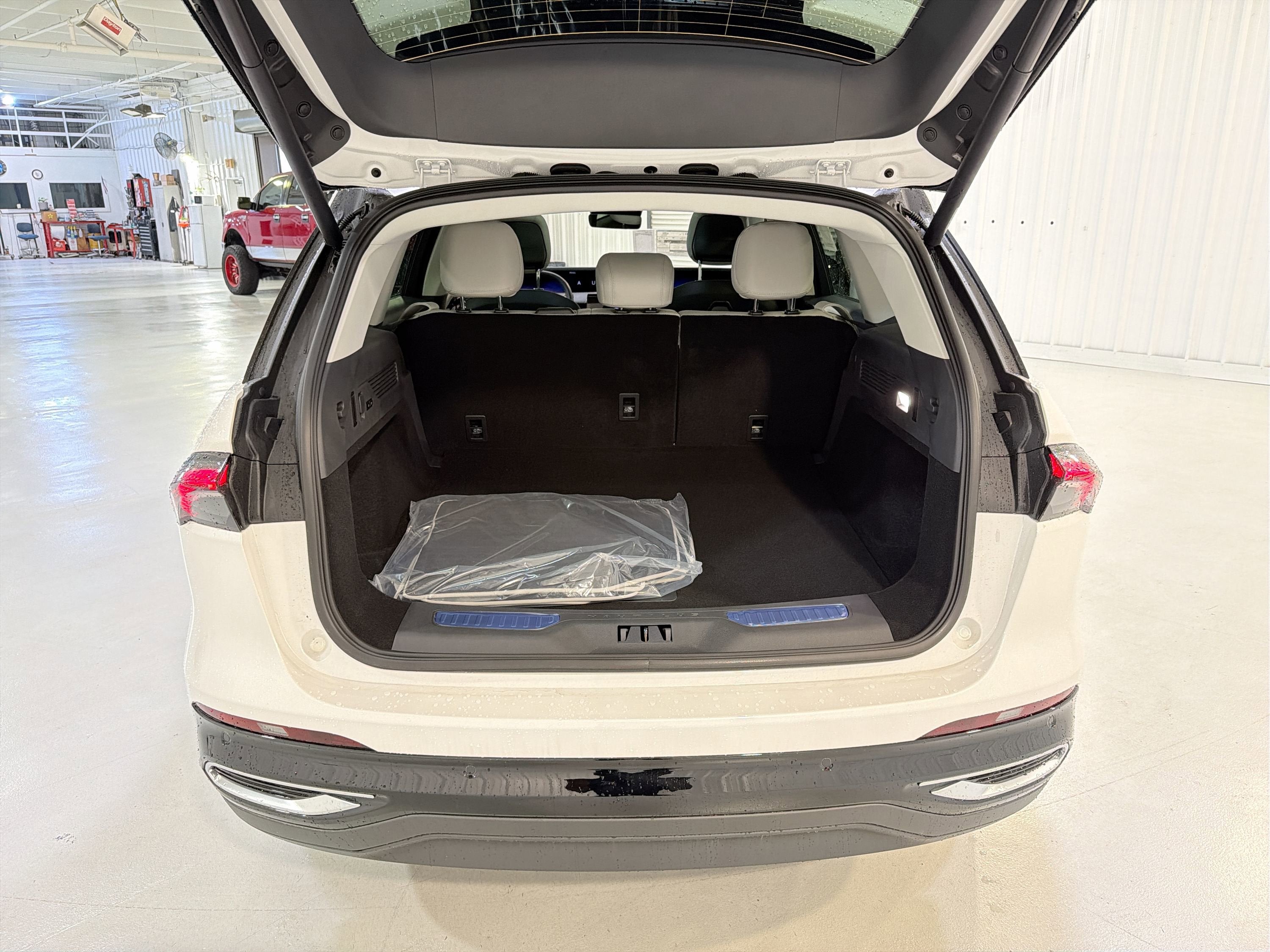 2026 Lincoln Nautilus Premiere Hybrid