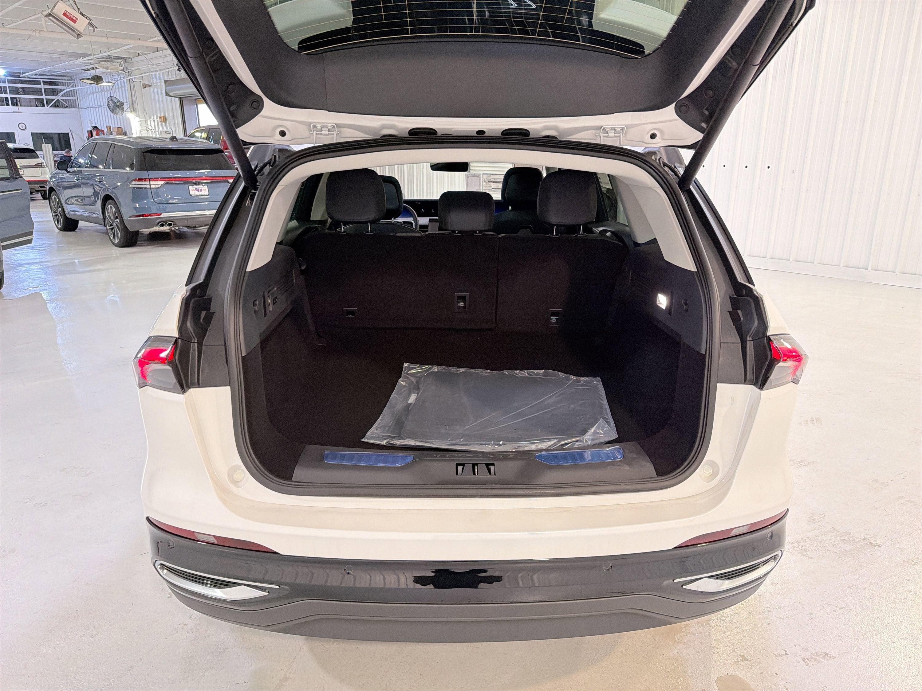 2026 Lincoln Nautilus Premiere Hybrid