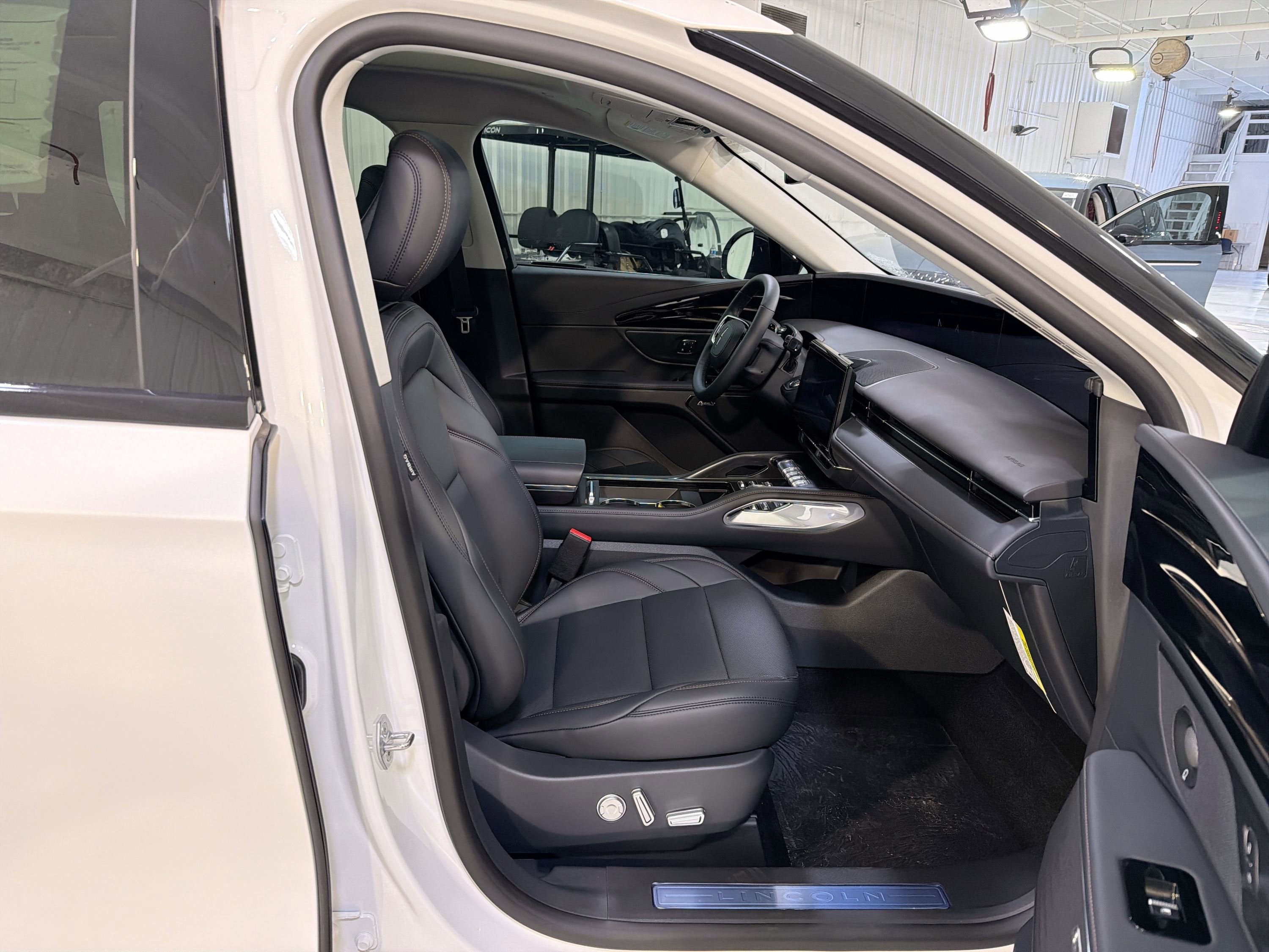 2026 Lincoln Nautilus Premiere Hybrid