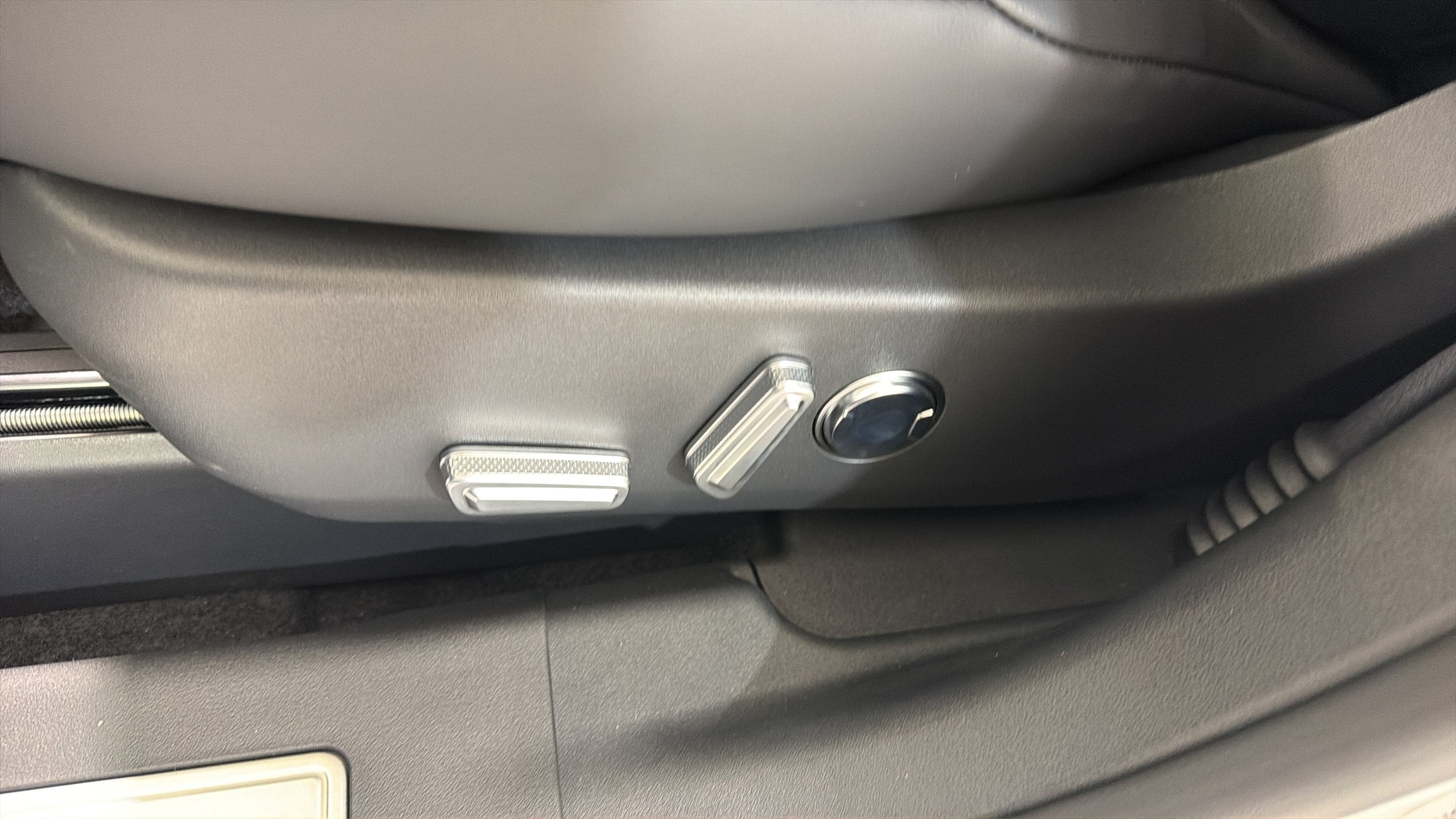 2026 Lincoln Nautilus Premiere Hybrid