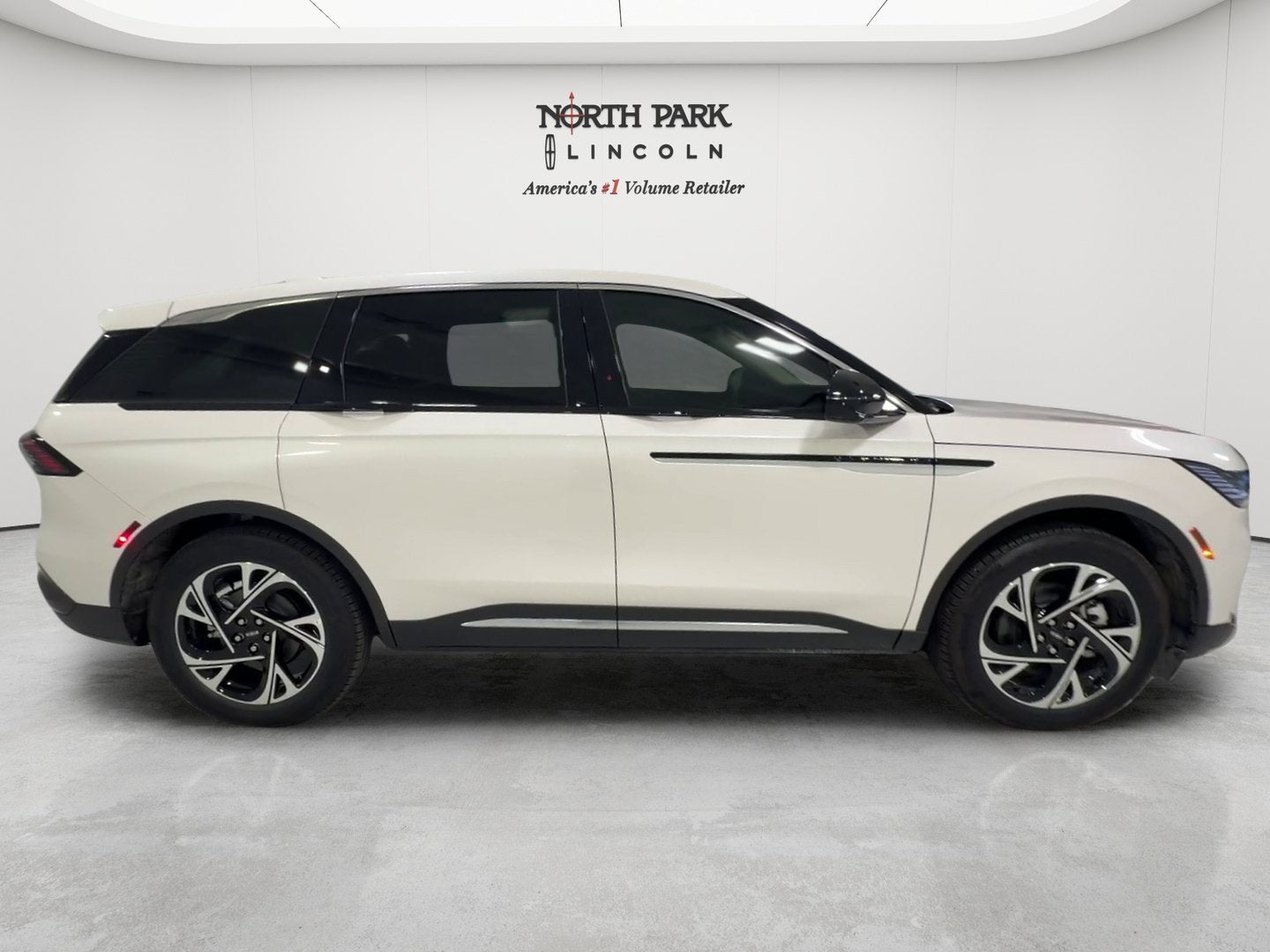 2026 Lincoln Nautilus Premiere Hybrid