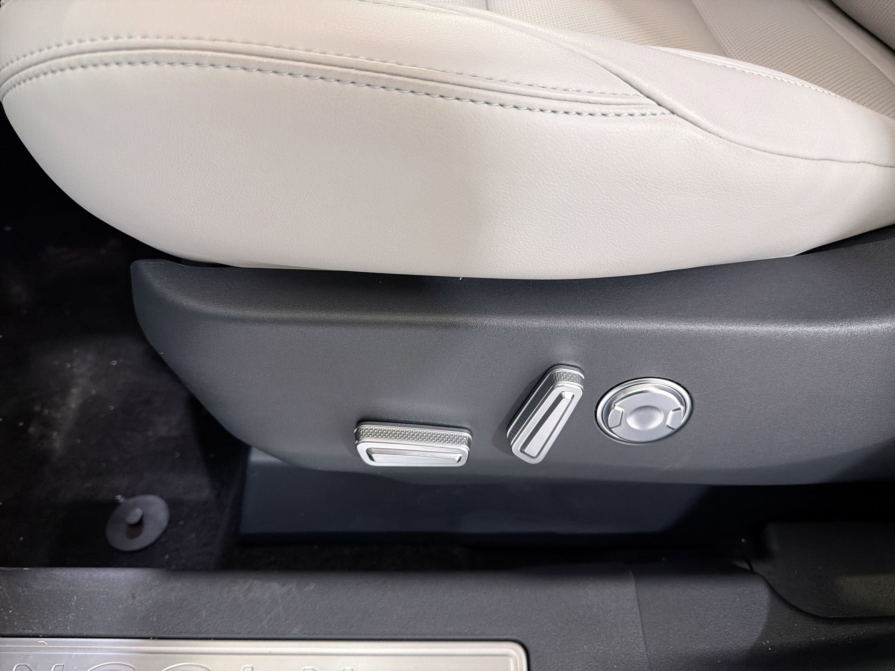 2026 Lincoln Nautilus Premiere Hybrid