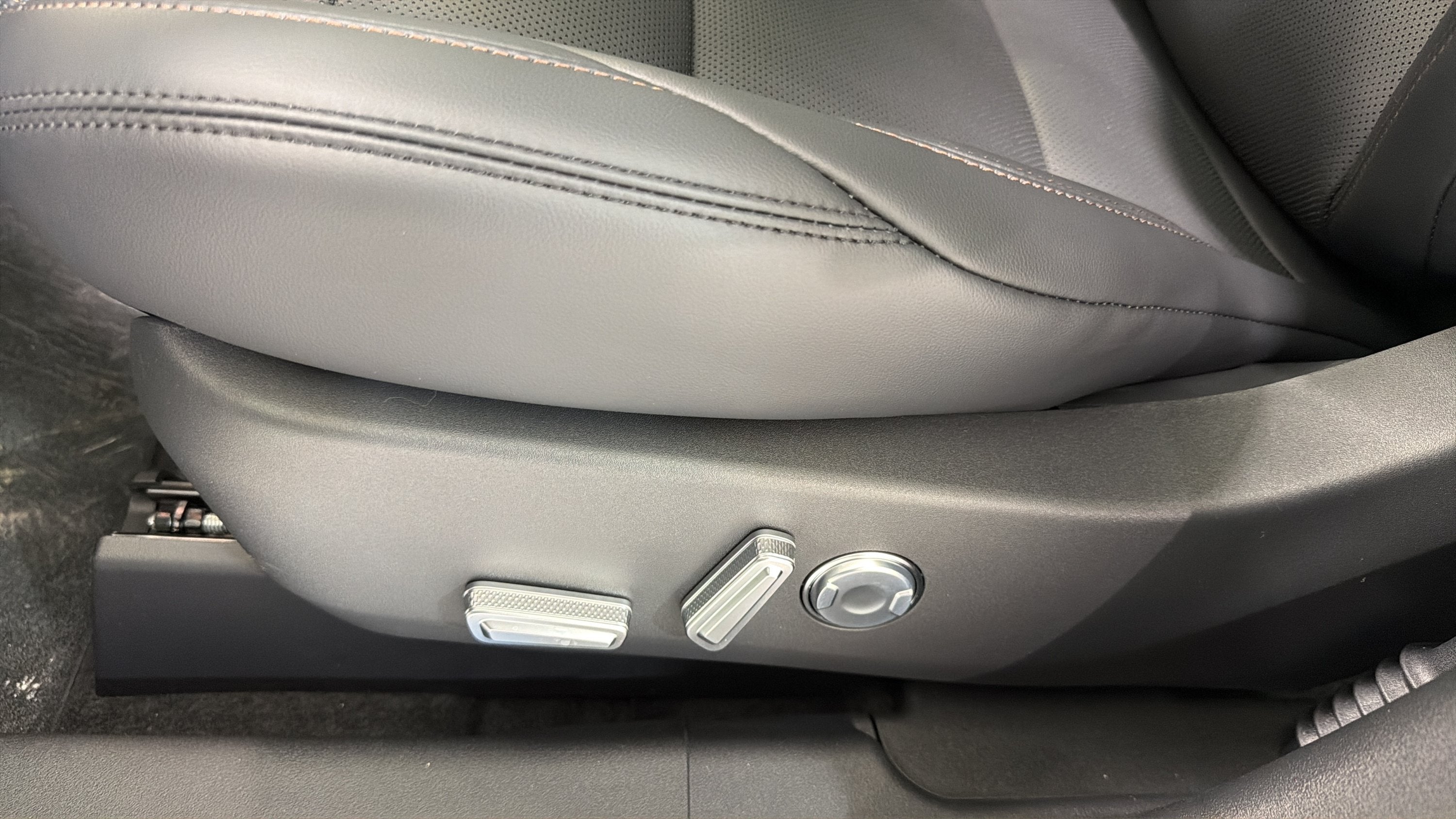 2026 Lincoln Nautilus Premiere Hybrid