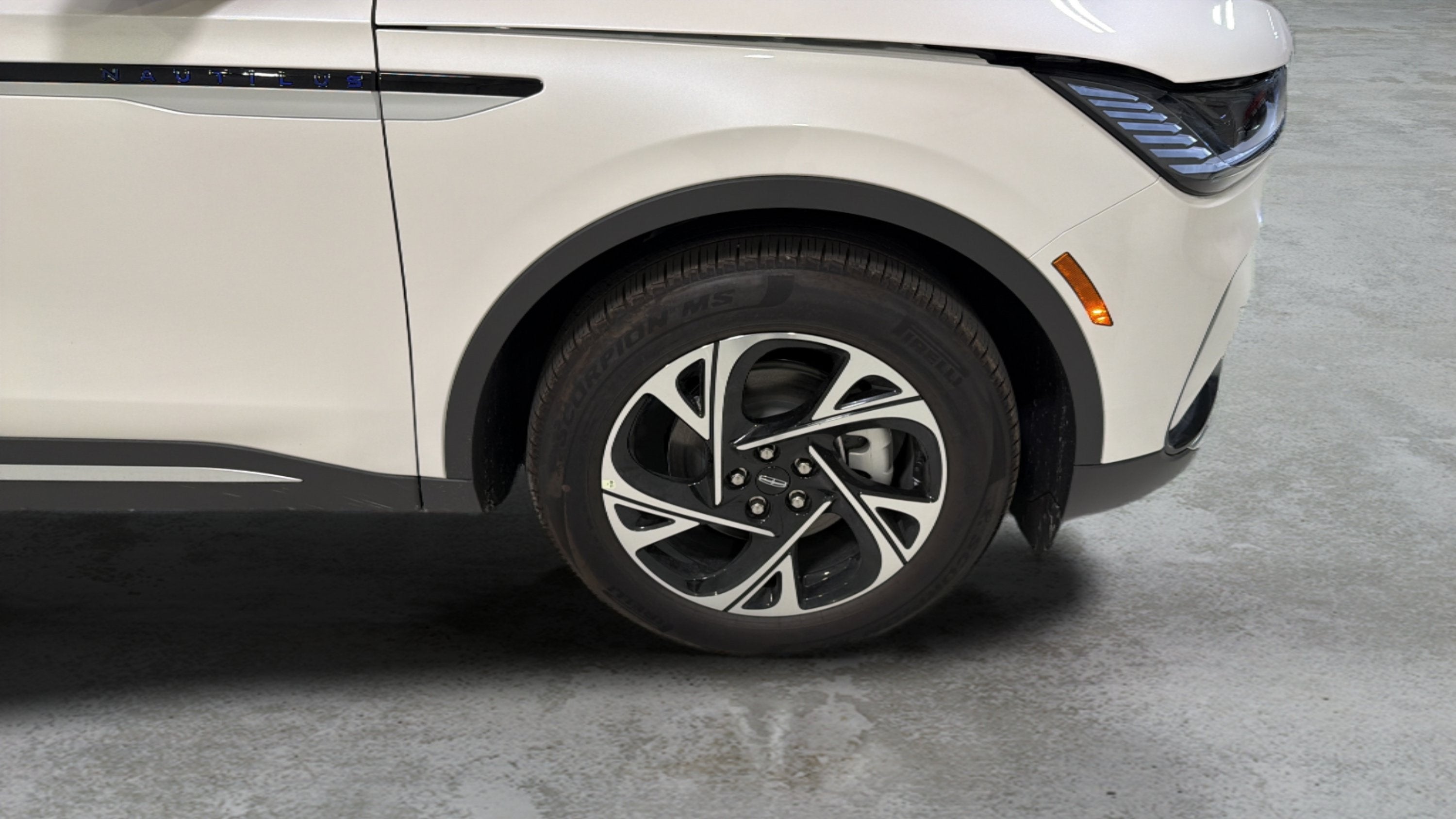 2026 Lincoln Nautilus Premiere Hybrid