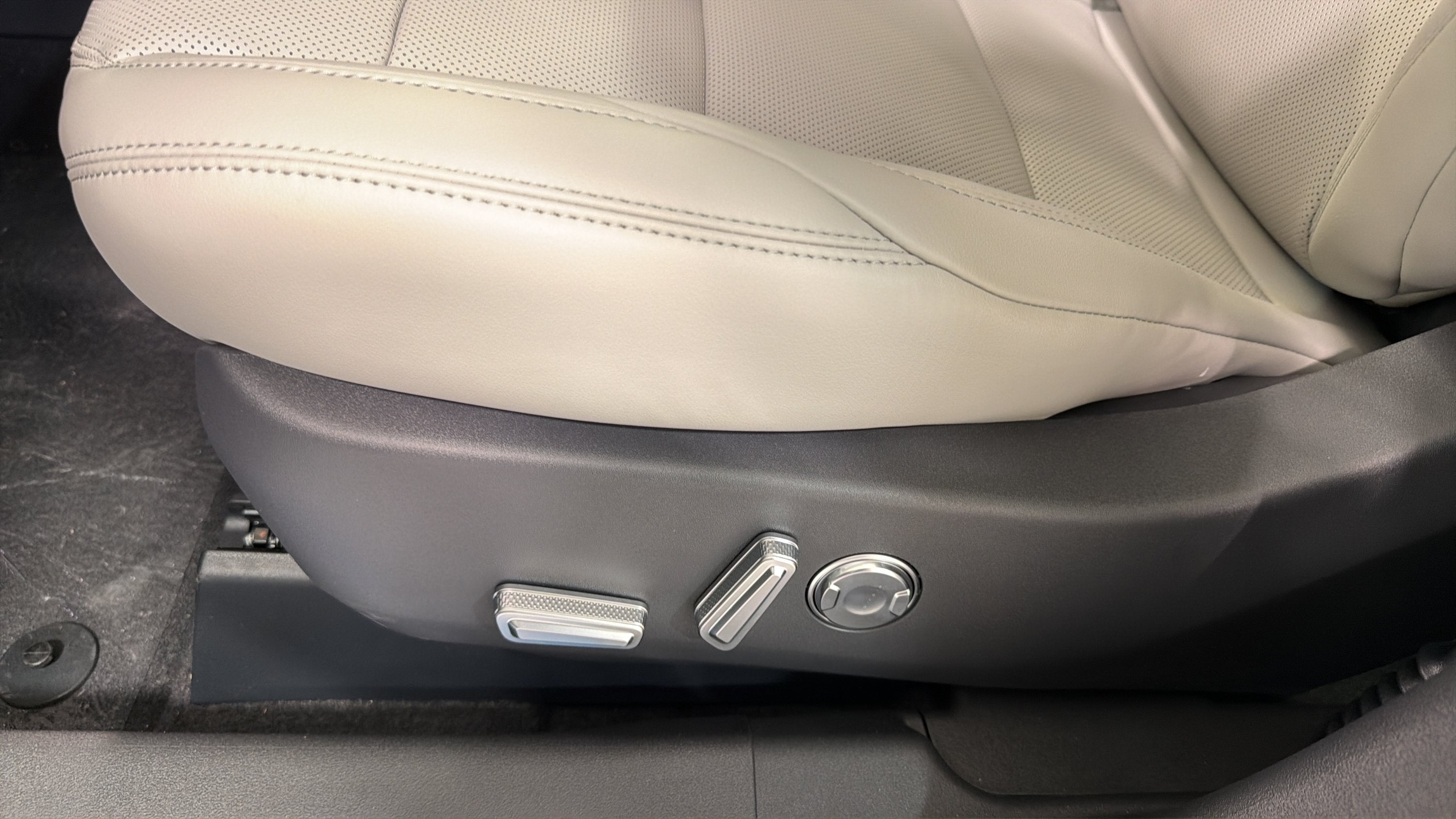 2026 Lincoln Nautilus Premiere Hybrid