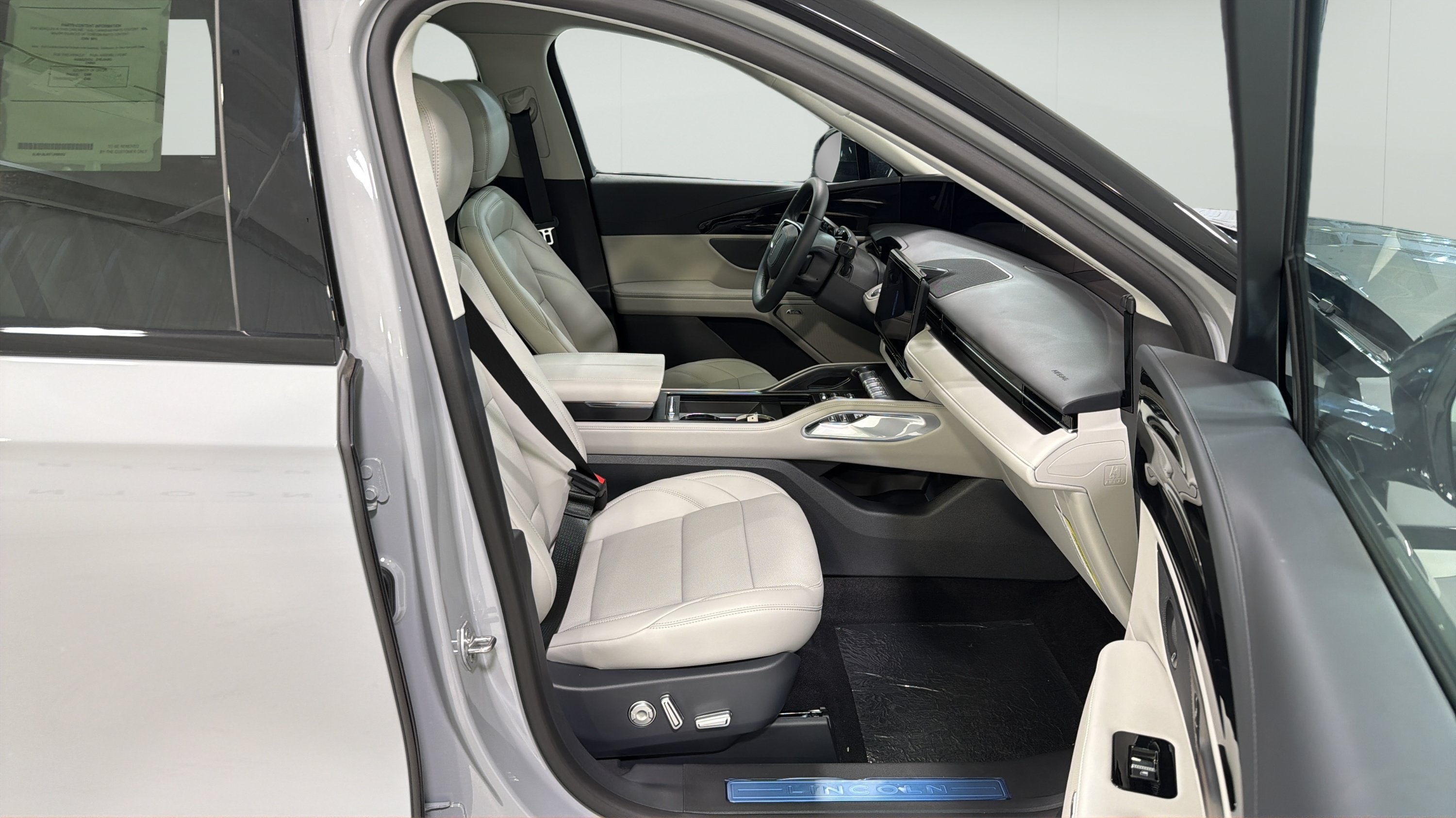 2026 Lincoln Nautilus Premiere Hybrid