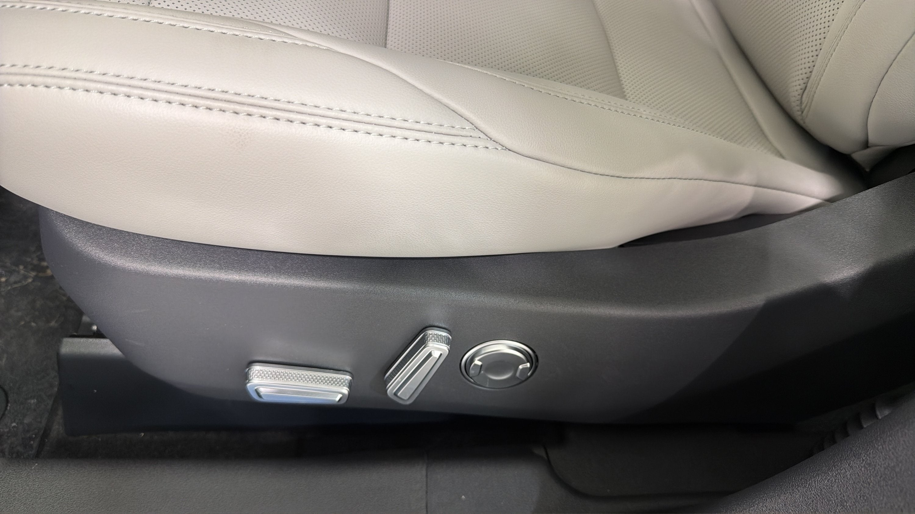 2026 Lincoln Nautilus Premiere Hybrid