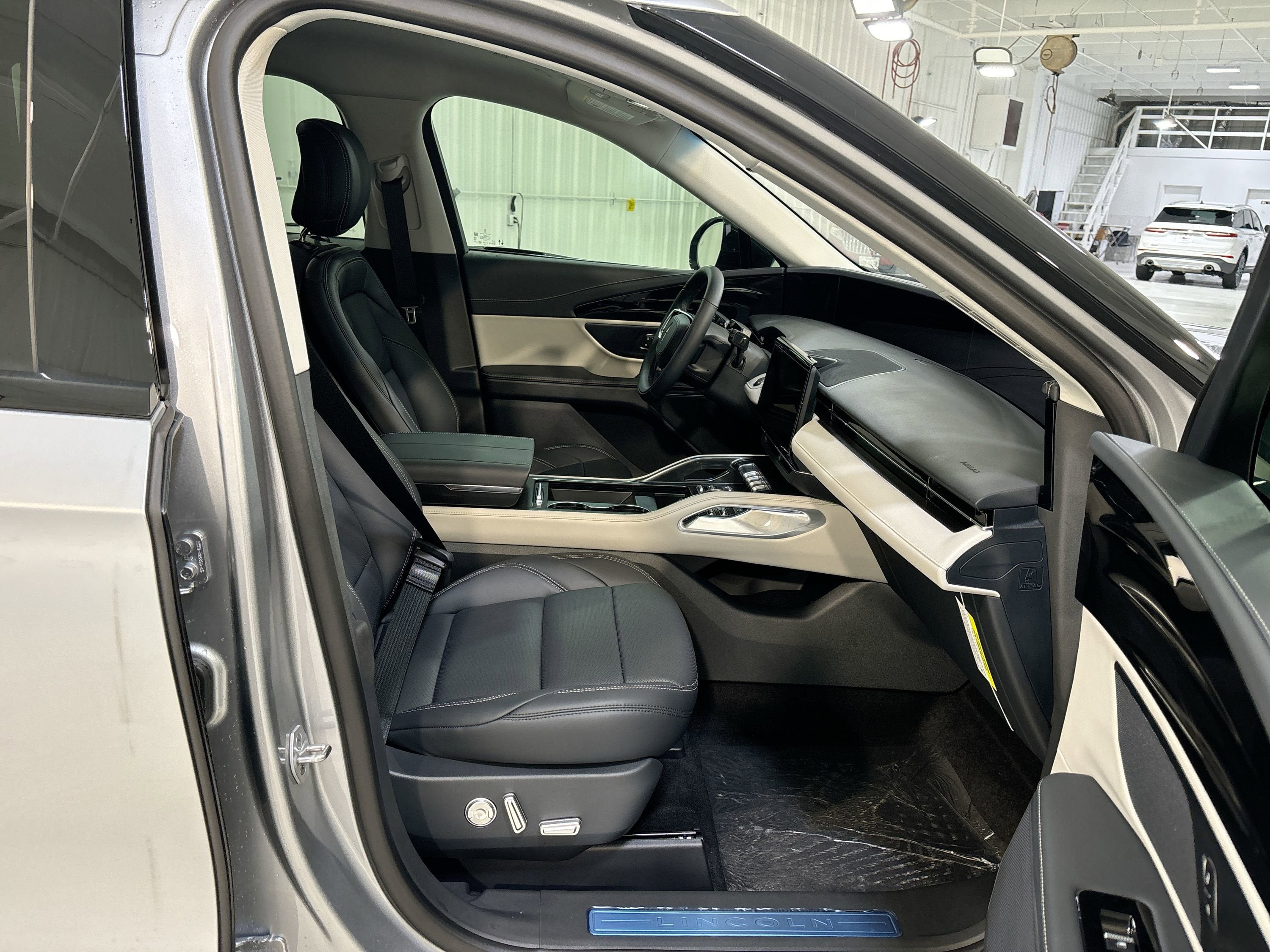 2026 Lincoln Nautilus Premiere Hybrid